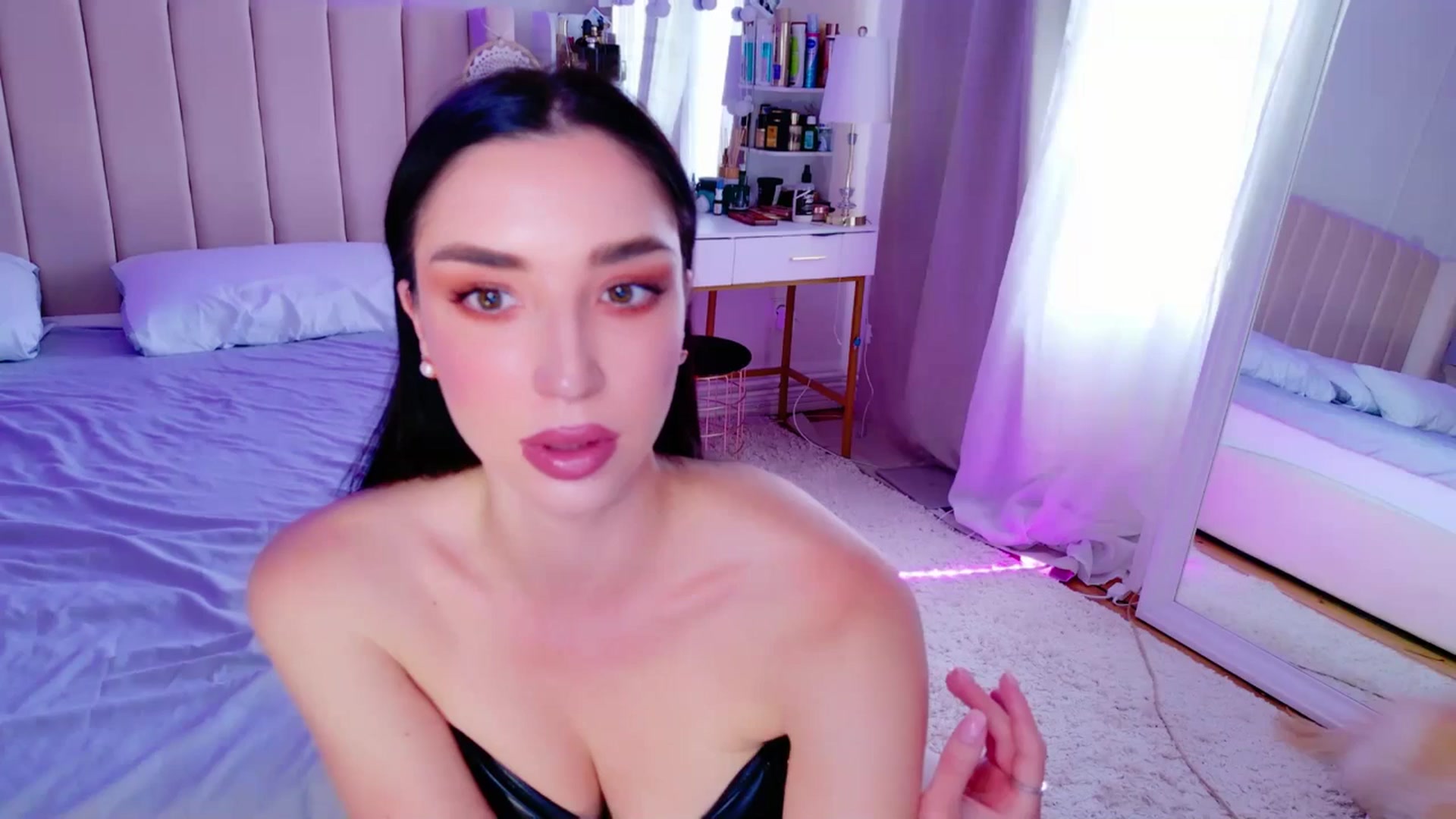 Gallery image thumbnail from LolaNiceAss1's myfreecams stream on, 06/08/2025, 15:46 image 14 of 20