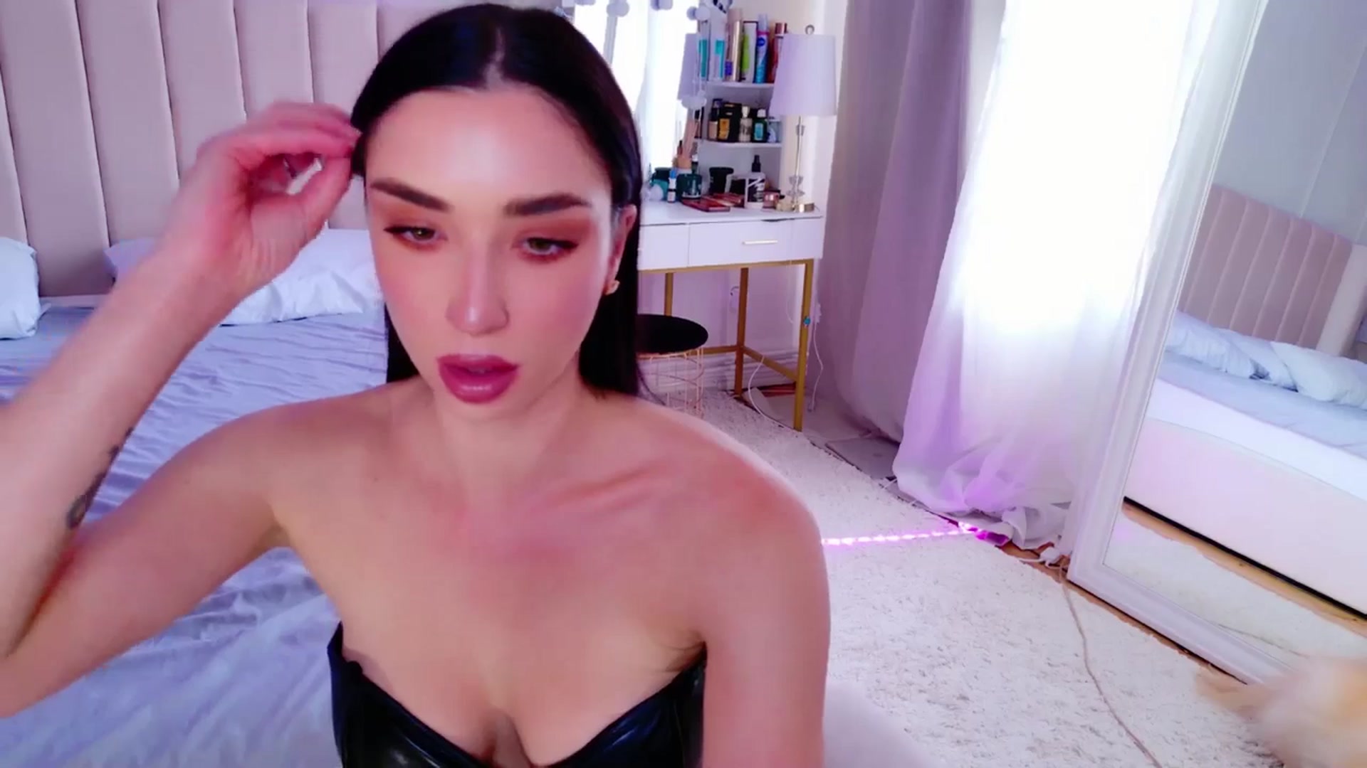 Gallery image thumbnail from LolaNiceAss1's myfreecams stream on, 06/08/2025, 15:46 image 3 of 20