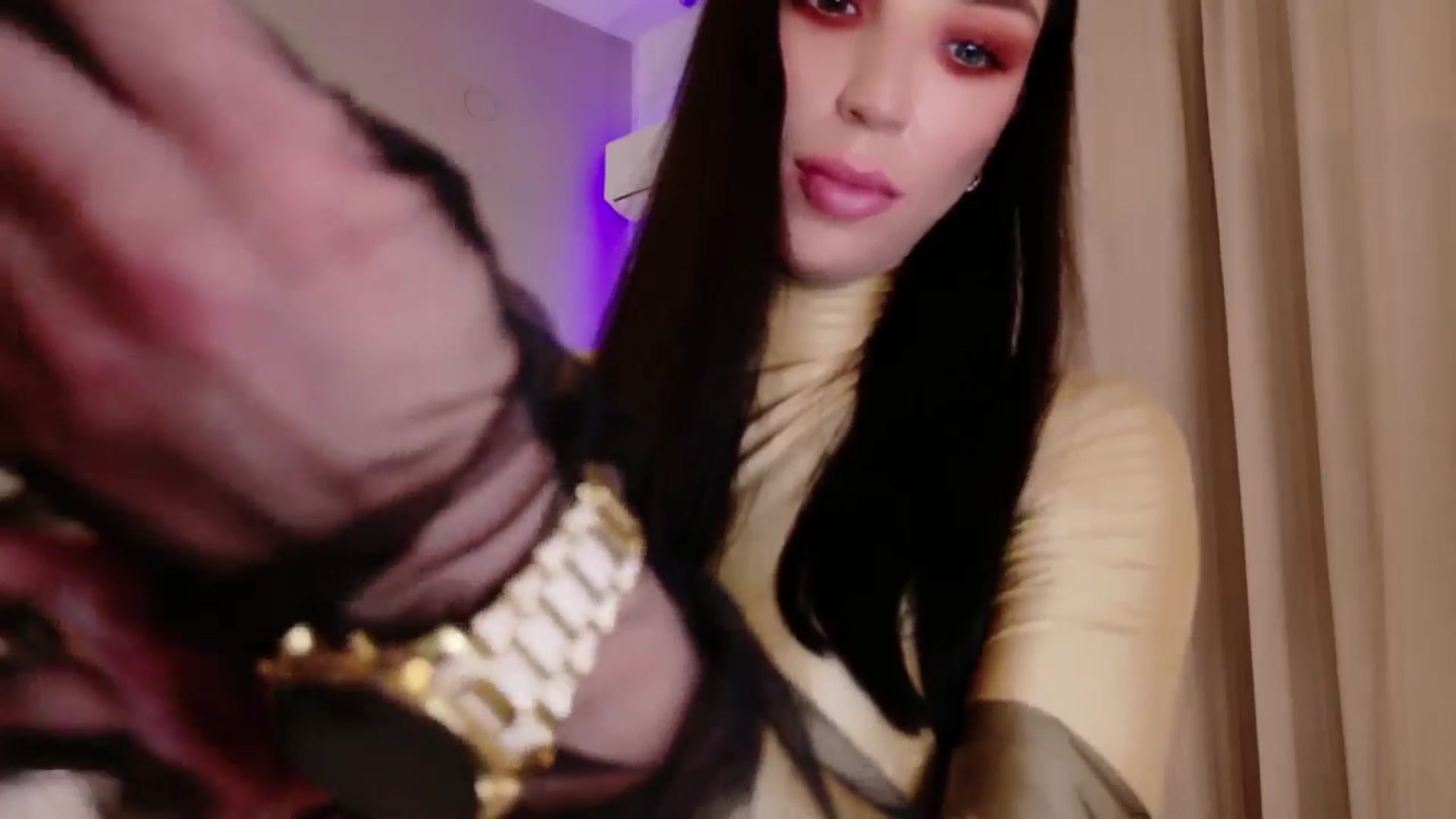 Gallery image thumbnail from LolaNiceAss1's myfreecams stream on, 12/20/2025, 19:21 image 16 of 20