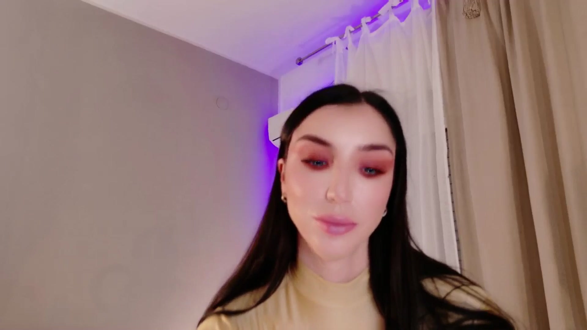 Gallery image thumbnail from LolaNiceAss1's myfreecams stream on, 12/20/2025, 19:21 image 6 of 20