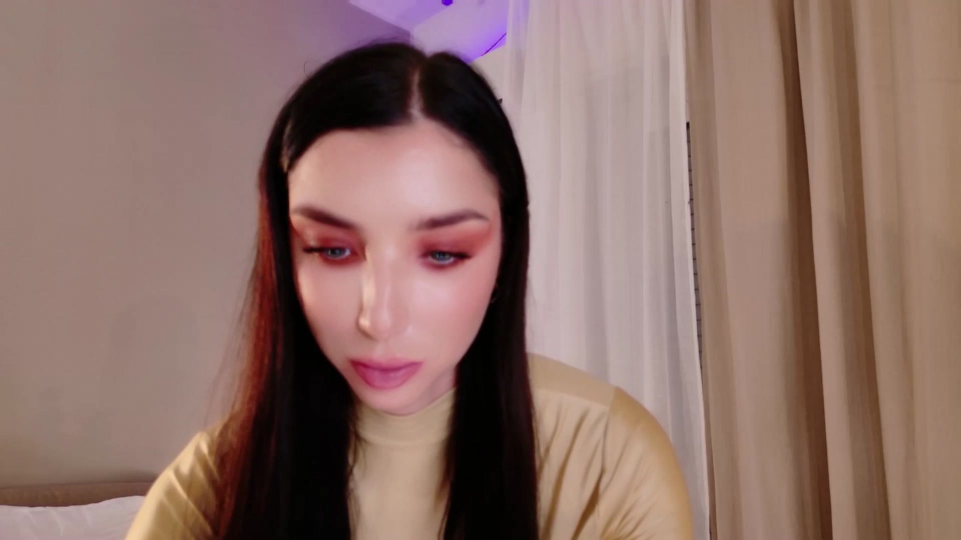Gallery image thumbnail from LolaNiceAss1's myfreecams stream on, 12/20/2025, 19:21 image 14 of 20