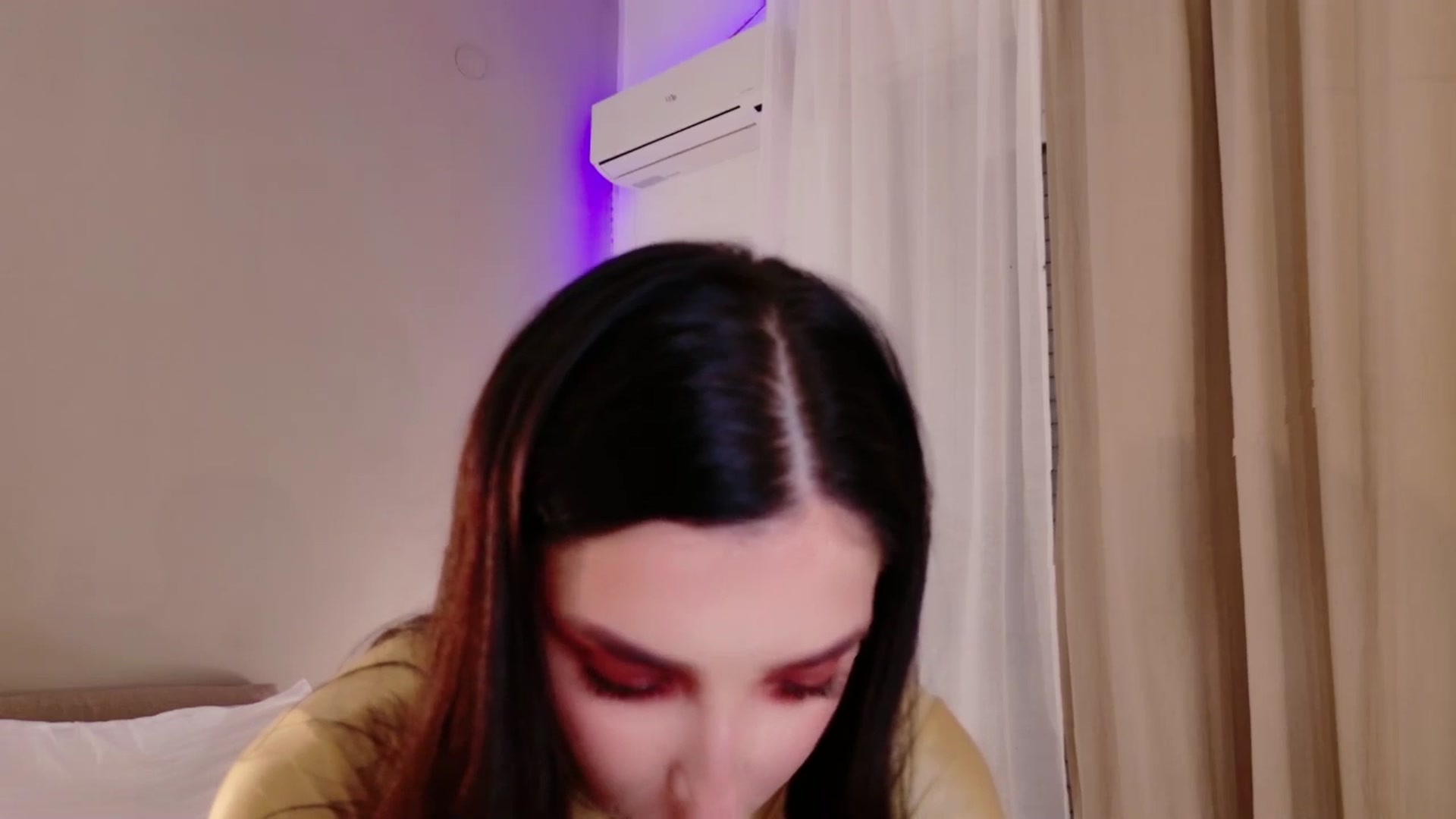 Gallery image thumbnail from LolaNiceAss1's myfreecams stream on, 12/20/2025, 19:21 image 9 of 20
