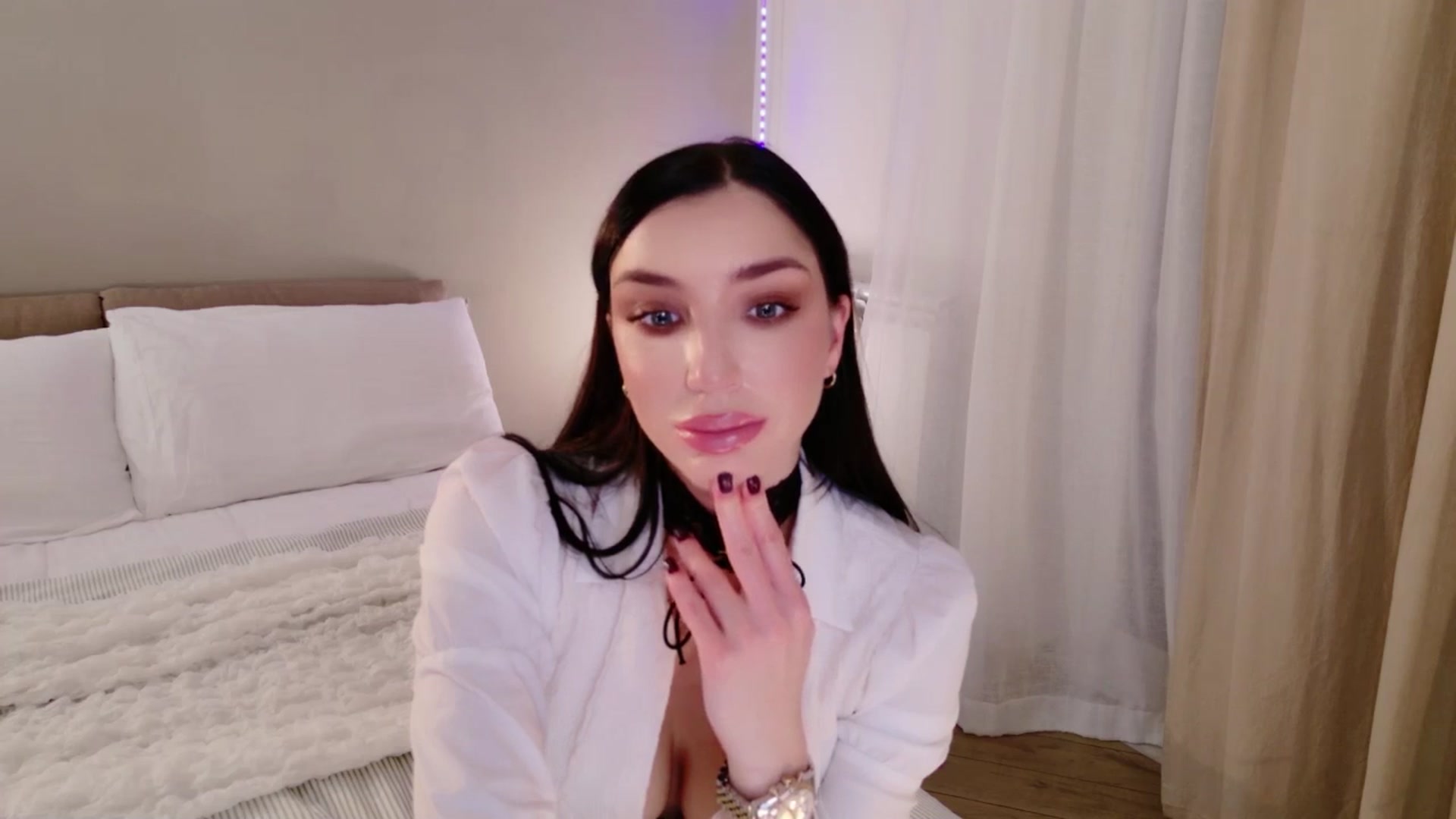 Gallery image thumbnail from LolaNiceAss1's myfreecams stream on, 12/21/2025, 21:20 image 5 of 20
