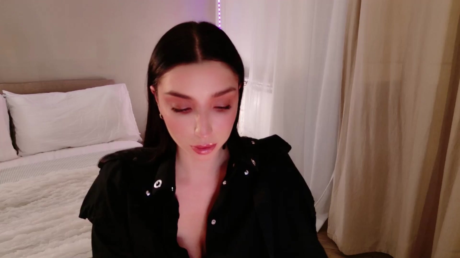 Gallery image thumbnail from LolaNiceAss1's myfreecams stream on, 01/25/2026, 18:04 image 20 of 20