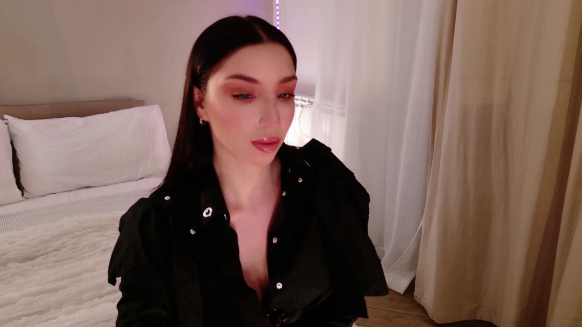 Gallery image thumbnail from LolaNiceAss1's myfreecams stream on, 01/25/2026, 18:04 image 17 of 20