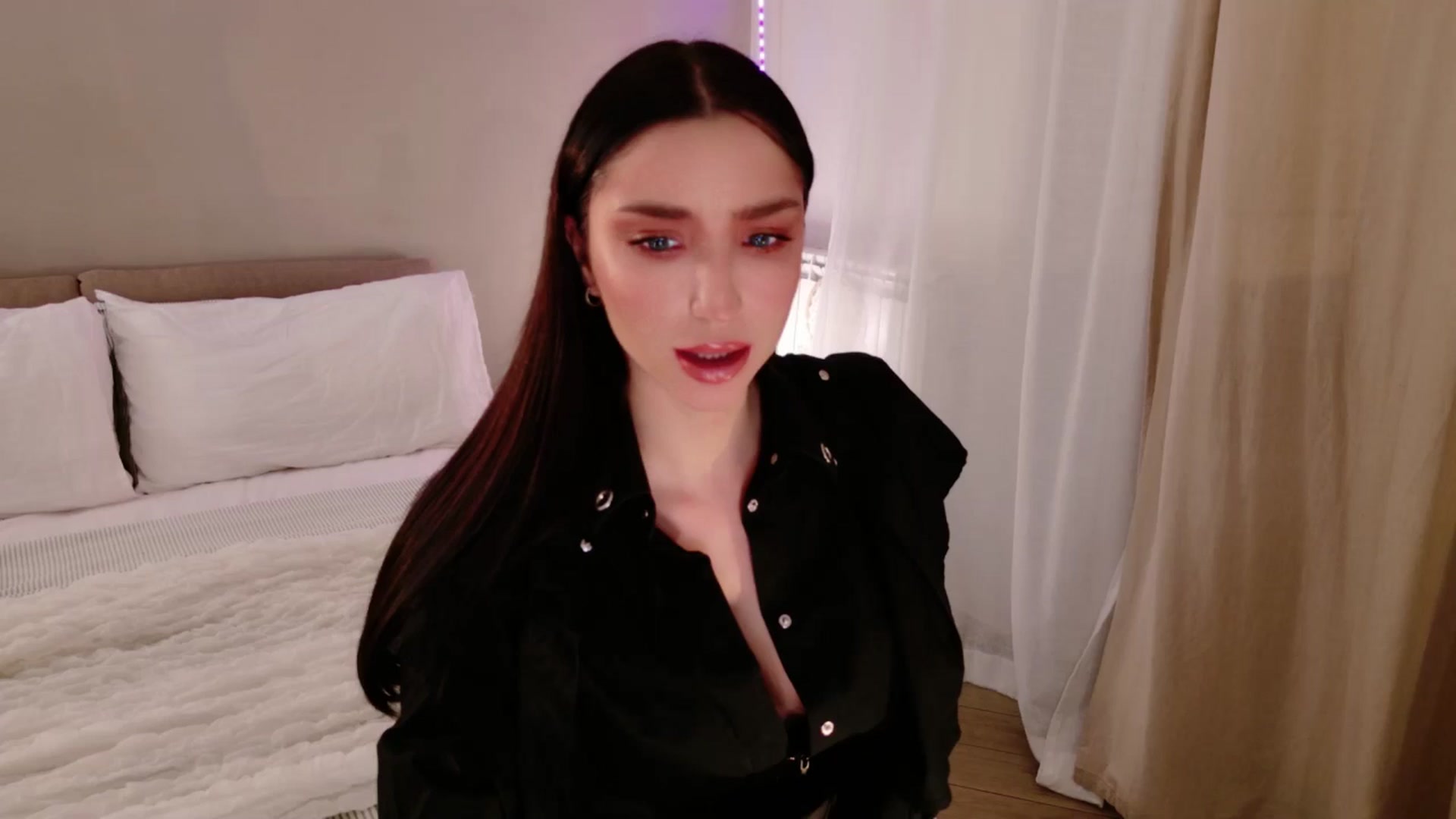 Gallery image thumbnail from LolaNiceAss1's myfreecams stream on, 01/25/2026, 18:04 image 1 of 20