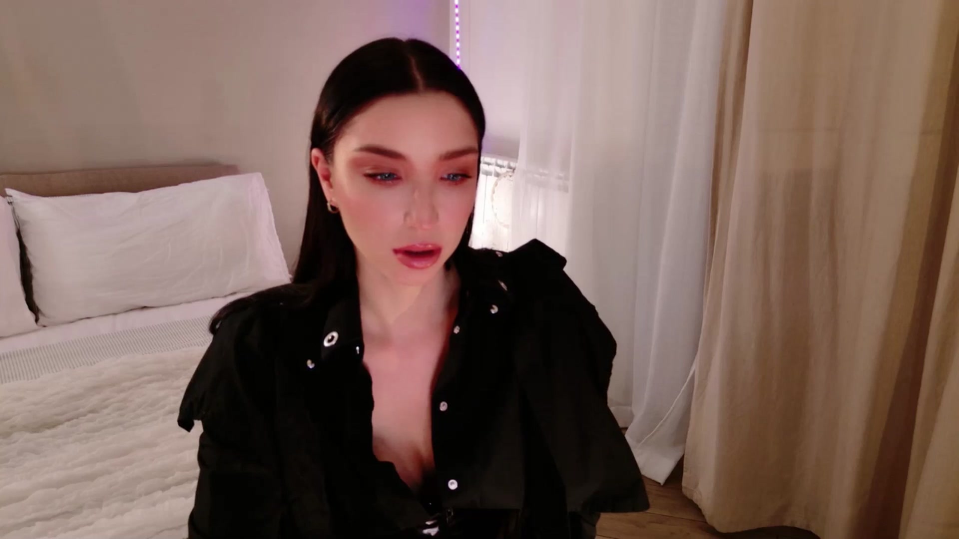 Gallery image thumbnail from LolaNiceAss1's myfreecams stream on, 01/25/2026, 18:04 image 19 of 20