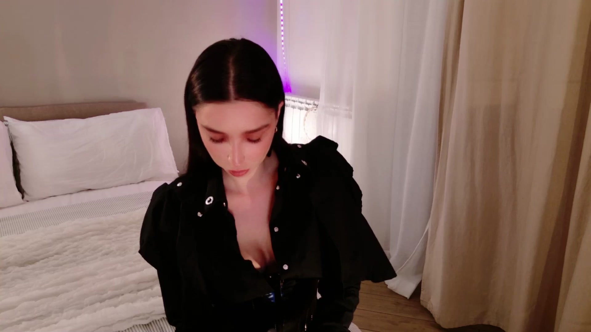 Gallery image thumbnail from LolaNiceAss1's myfreecams stream on, 01/25/2026, 18:04 image 11 of 20