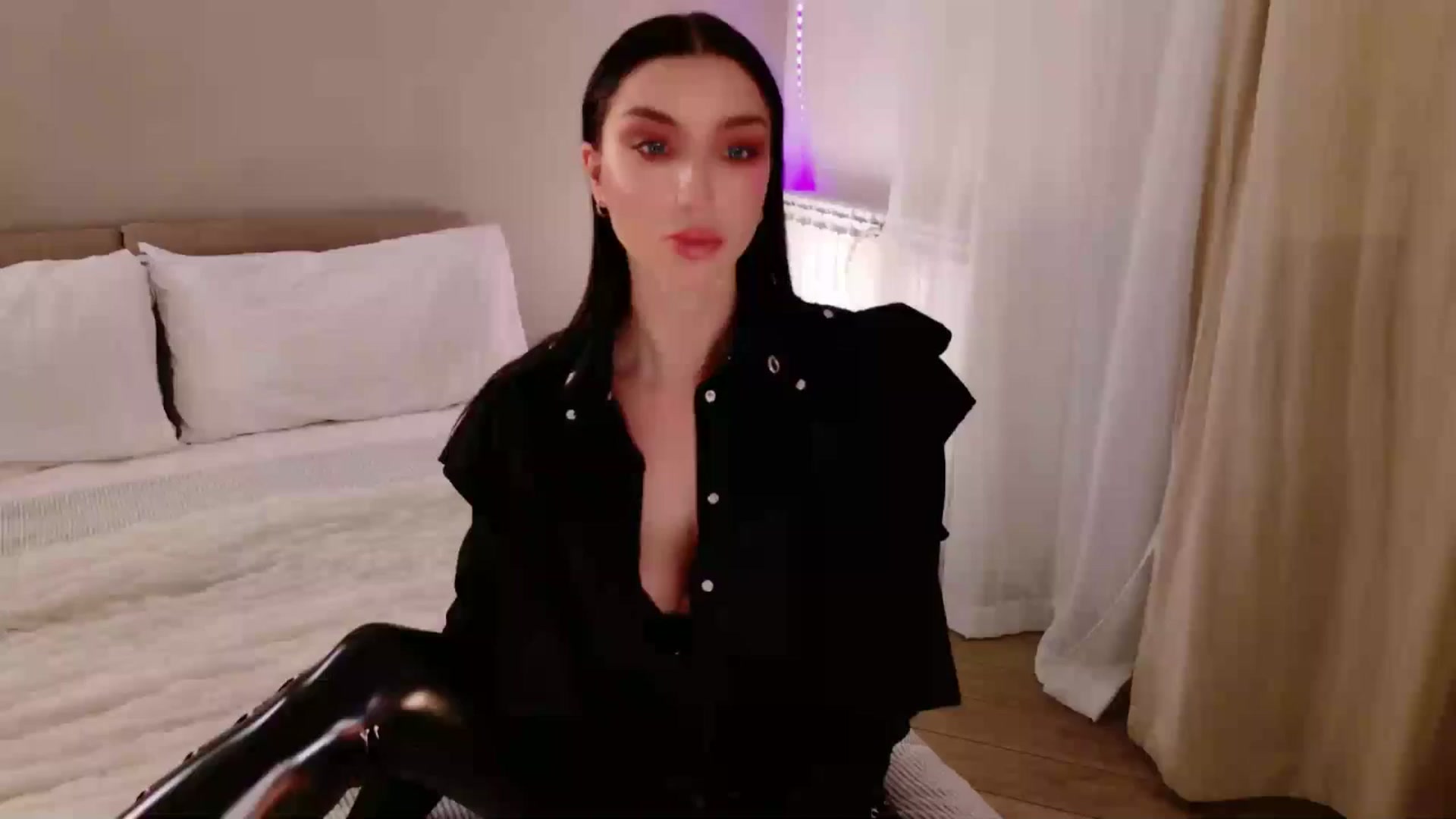 Gallery image thumbnail from LolaNiceAss1's myfreecams stream on, 01/25/2026, 18:25 image 15 of 20