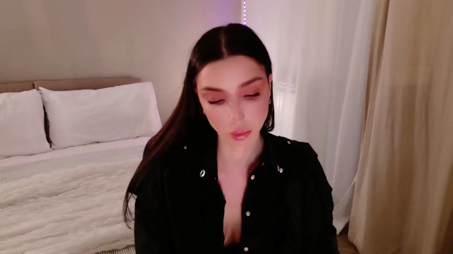 Gallery image thumbnail from LolaNiceAss1's myfreecams stream on, 01/25/2026, 18:25 image 2 of 20