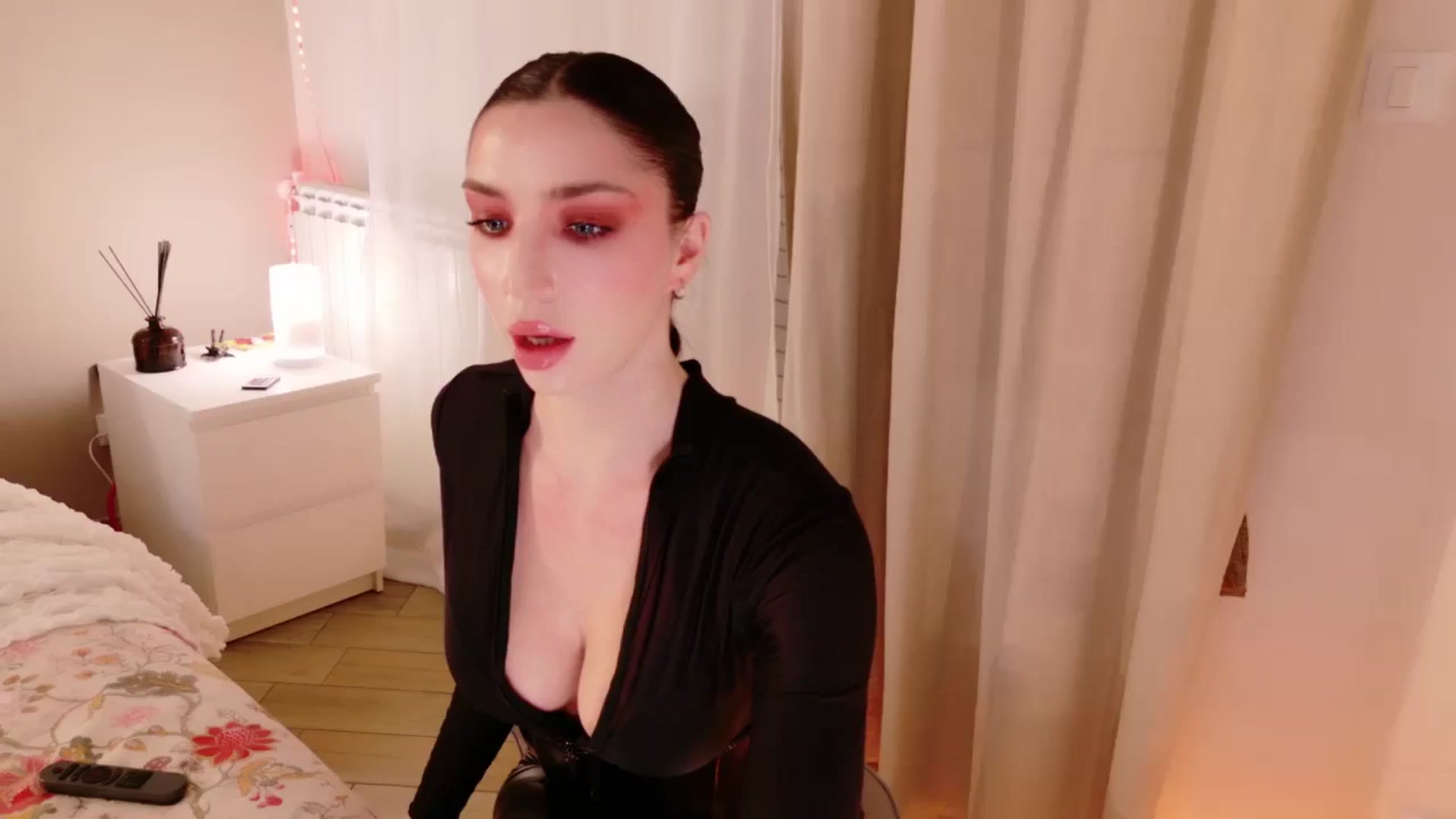 Gallery image thumbnail from LolaNiceAss1's myfreecams stream on, 01/31/2026, 19:11 image 1 of 20