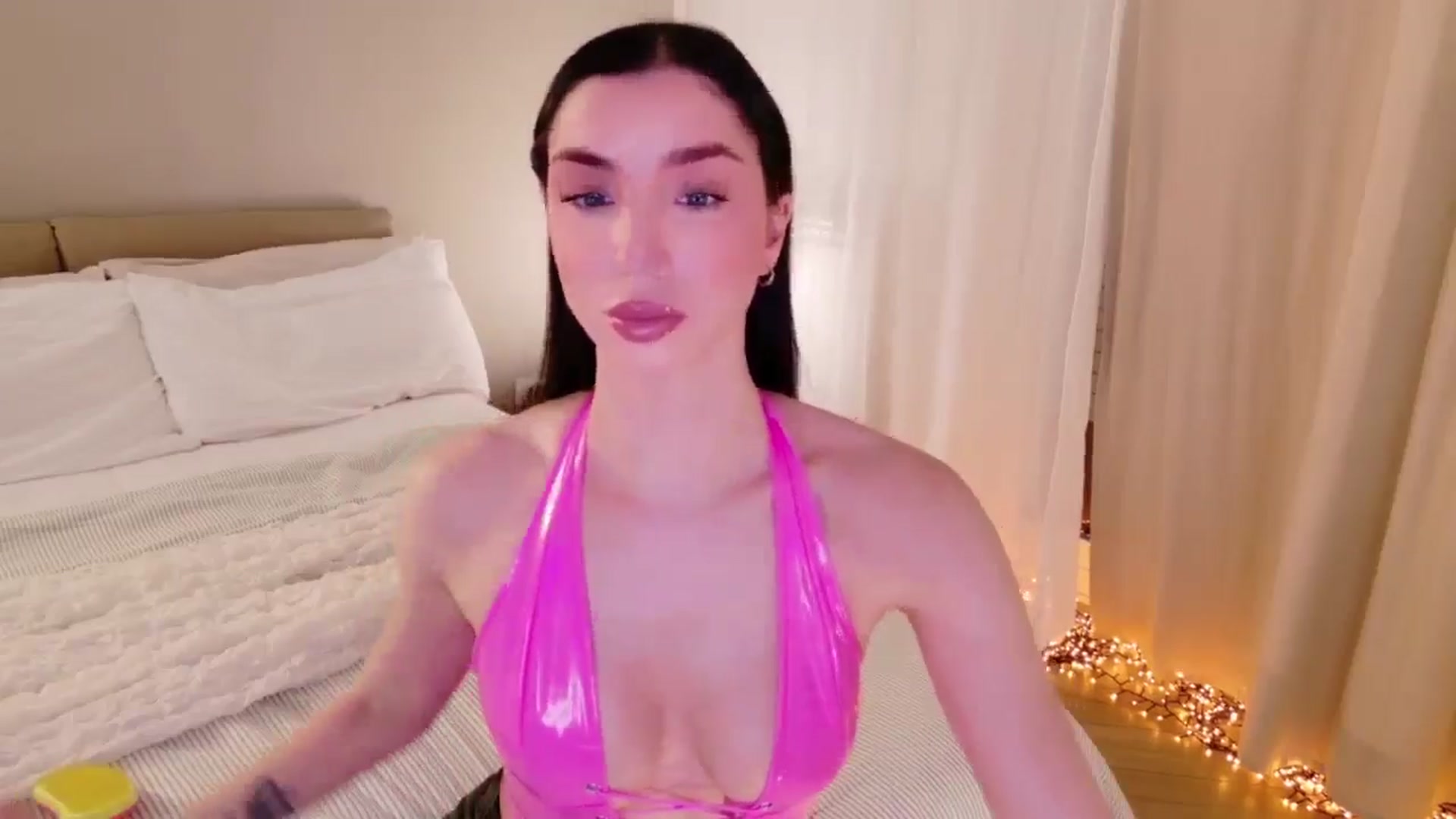 Gallery image thumbnail from LolaNiceAss1's myfreecams stream on, 02/07/2026, 20:06 image 15 of 20