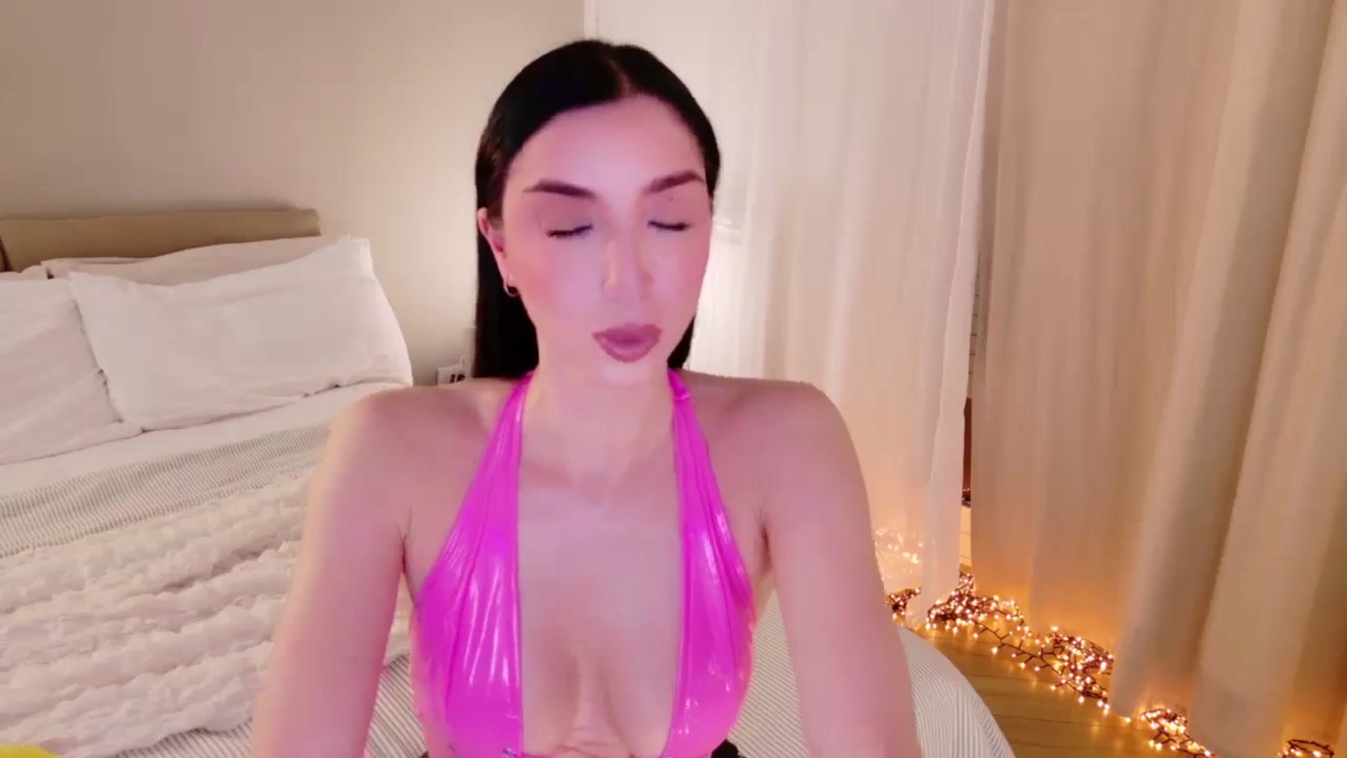 Gallery image thumbnail from LolaNiceAss1's myfreecams stream on, 02/07/2026, 20:06 image 10 of 20