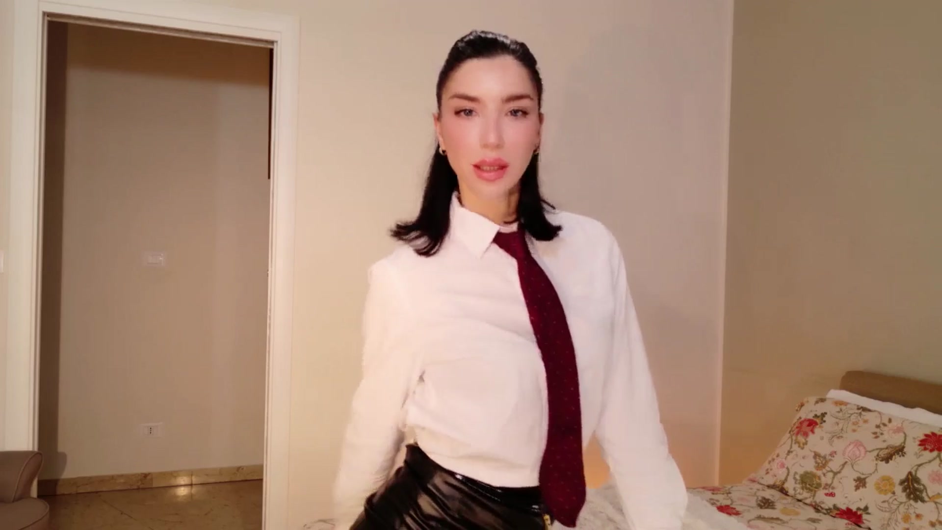 Gallery image thumbnail from LolaNiceAss1's myfreecams stream on, 03/07/2026, 18:33 image 16 of 20