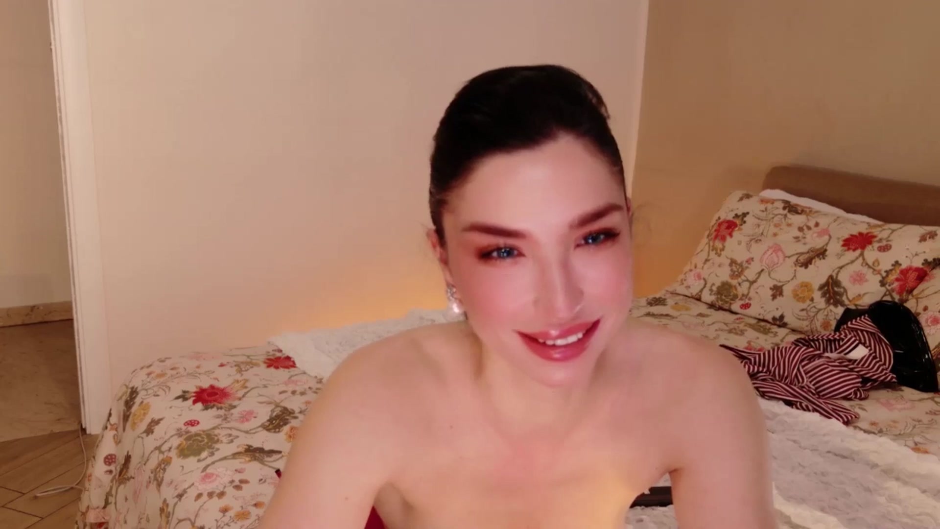 Gallery image thumbnail from LolaNiceAss1's myfreecams stream on, 03/08/2026, 20:18 image 20 of 20