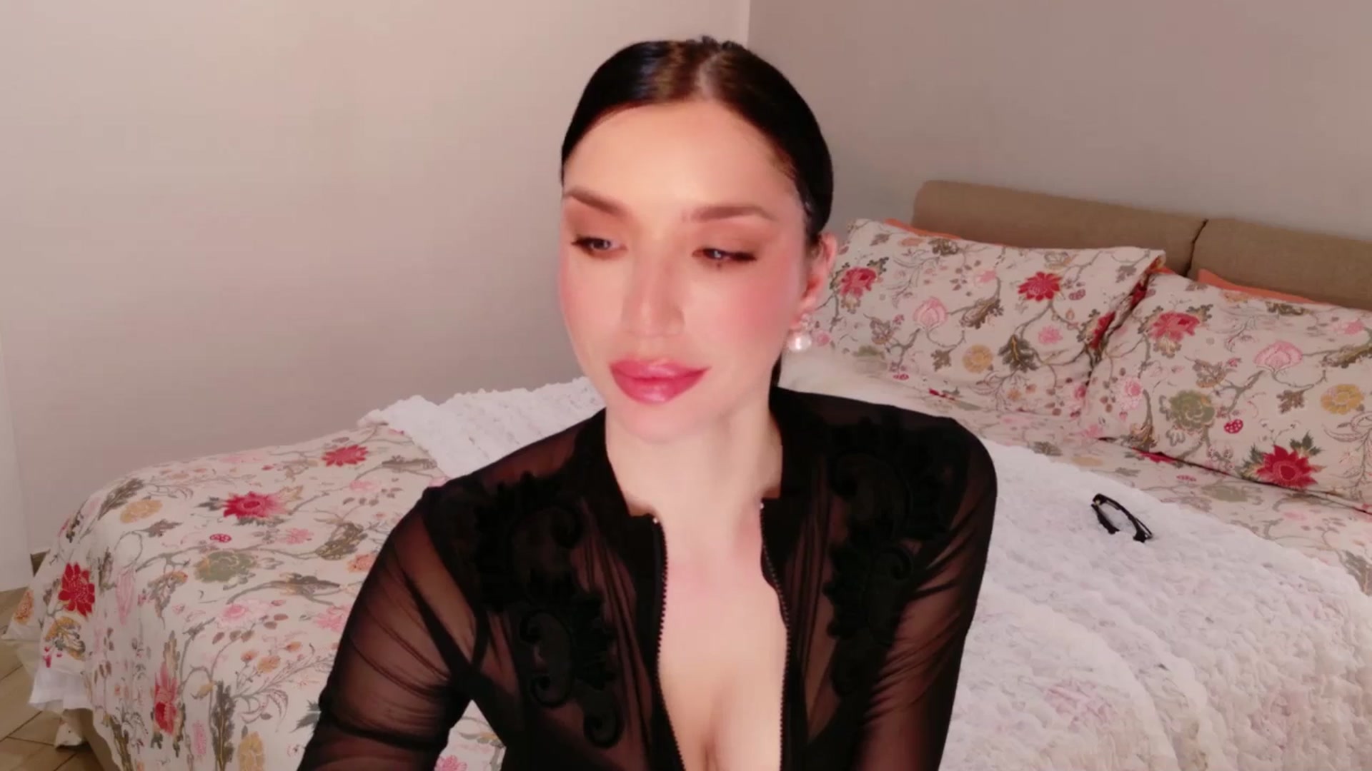 Gallery image thumbnail from LolaNiceAss1's myfreecams stream on, 03/21/2026, 20:27 image 17 of 20
