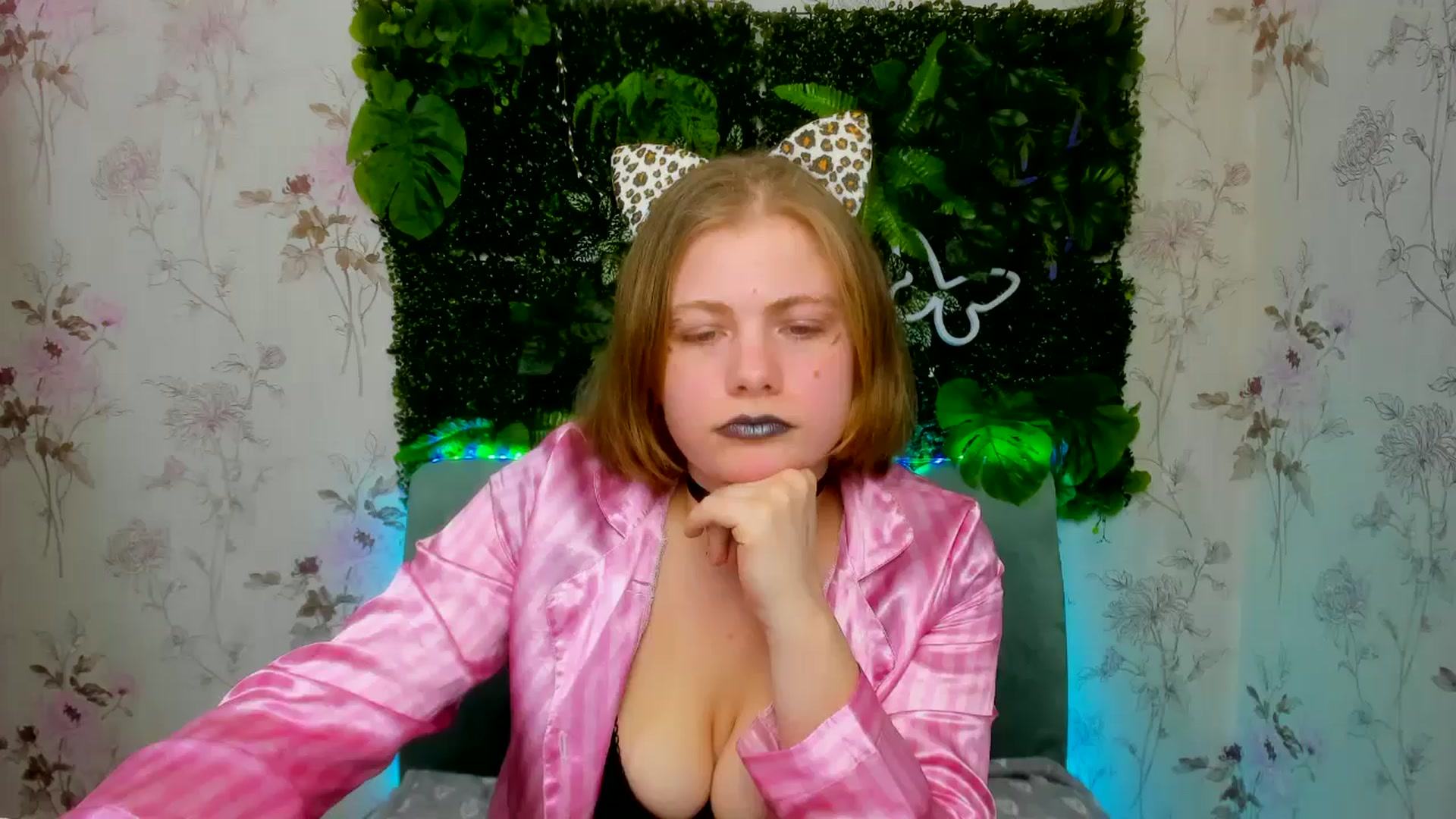 Gallery image thumbnail from LolaSpark's myfreecams stream on, 12/24/2024, 17:04 image 8 of 20