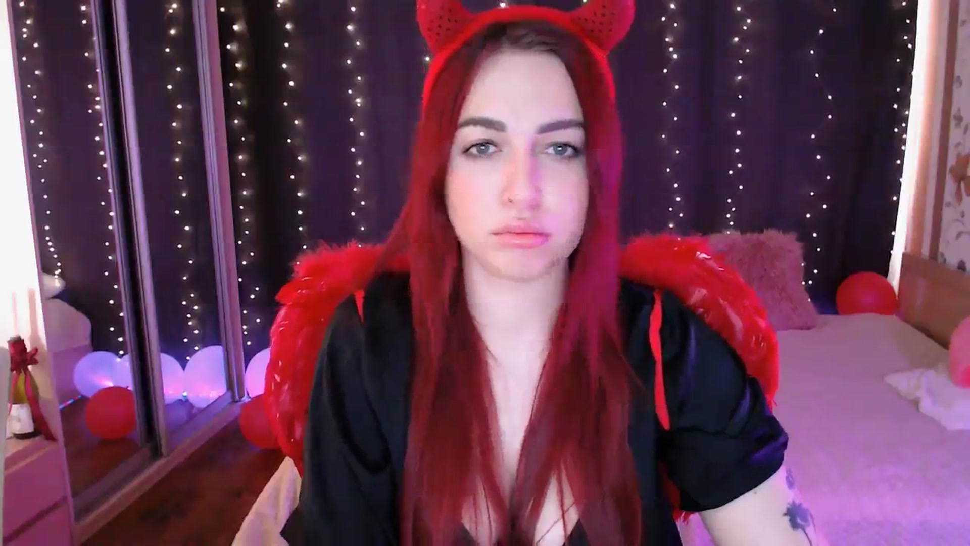 Gallery image thumbnail from Lola_69's myfreecams stream on, 03/04/2024, 10:50 image 3 of 20