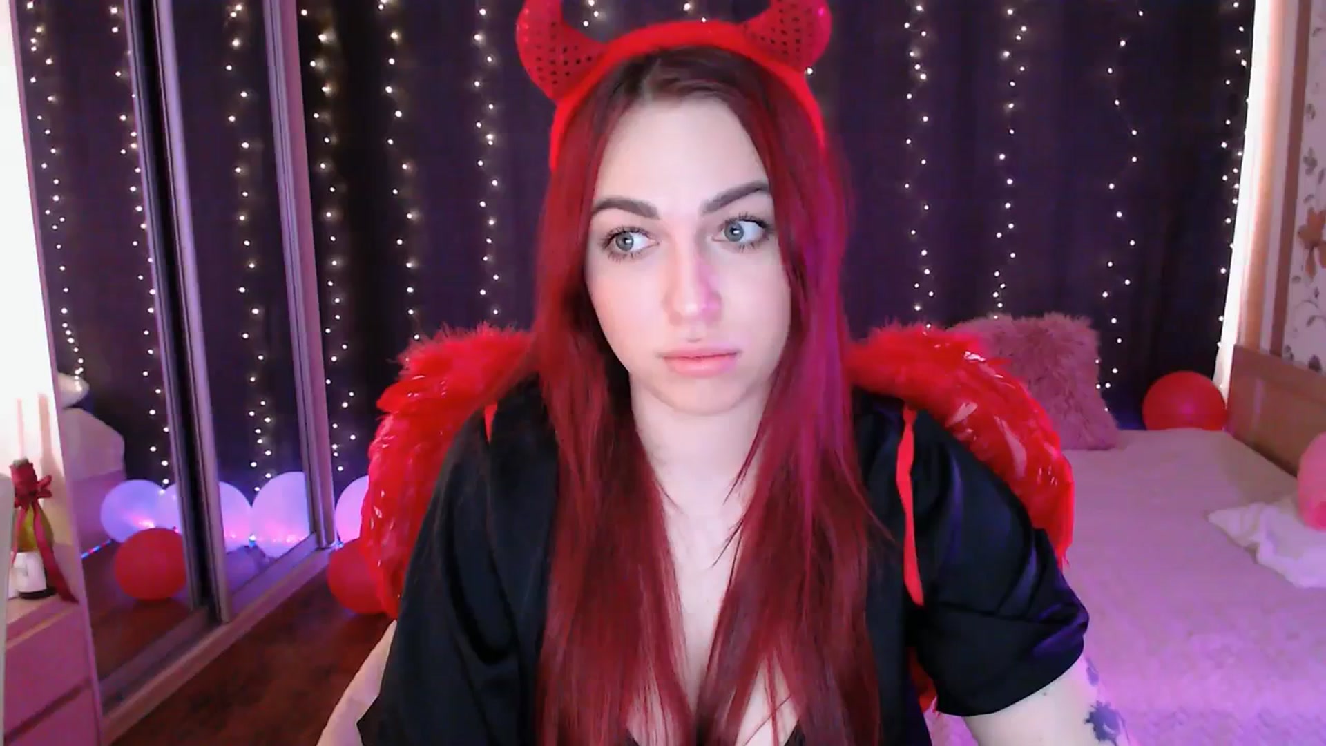 Gallery image thumbnail from Lola_69's myfreecams stream on, 03/04/2024, 10:50 image 1 of 20