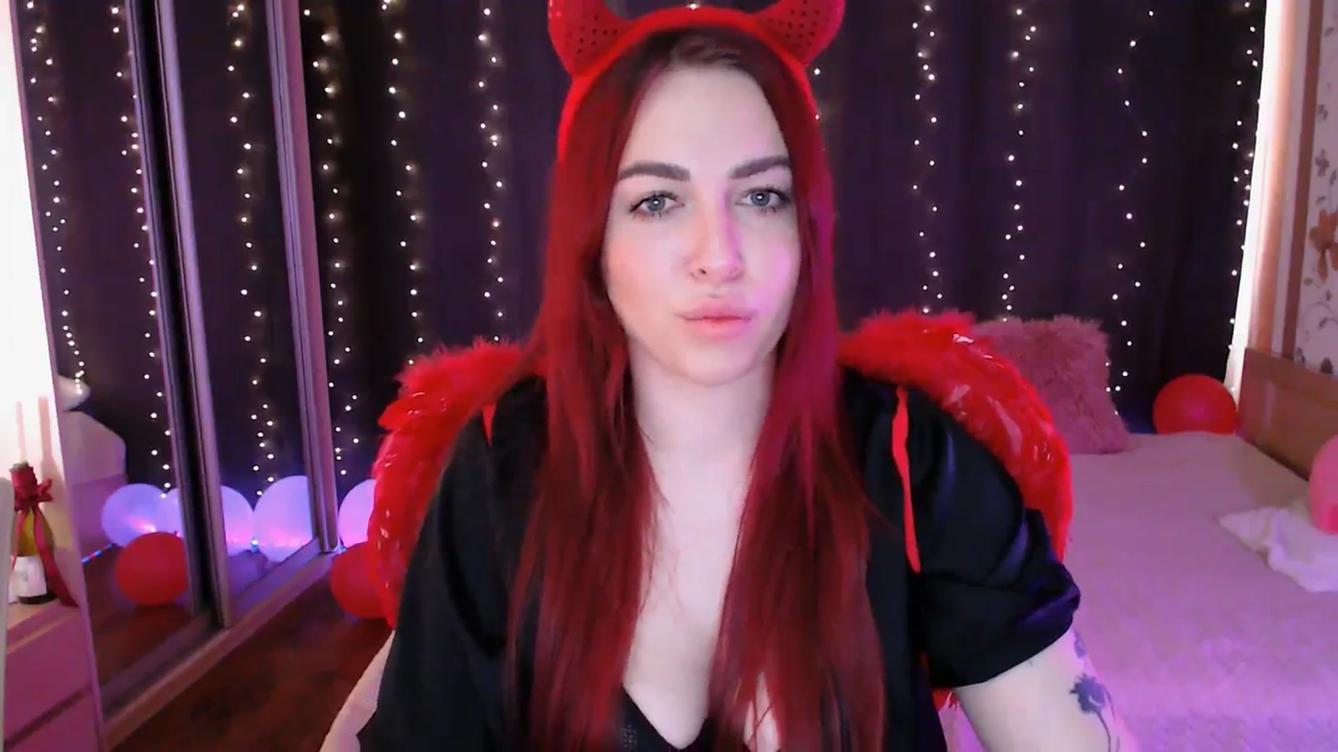 Gallery image thumbnail from Lola_69's myfreecams stream on, 03/04/2024, 10:50 image 6 of 20