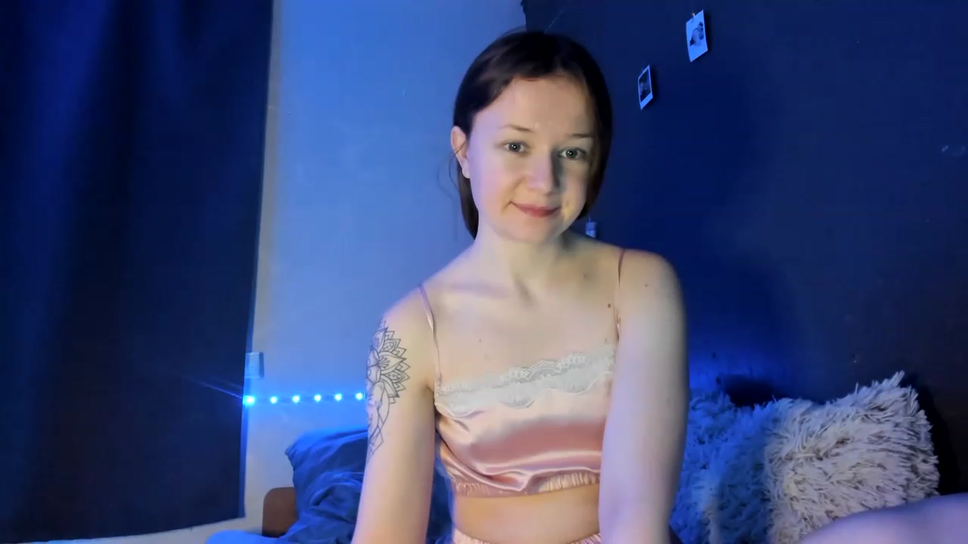 Gallery image thumbnail from Lola_kek's myfreecams stream on, 02/28/2023, 11:25 image 4 of 20