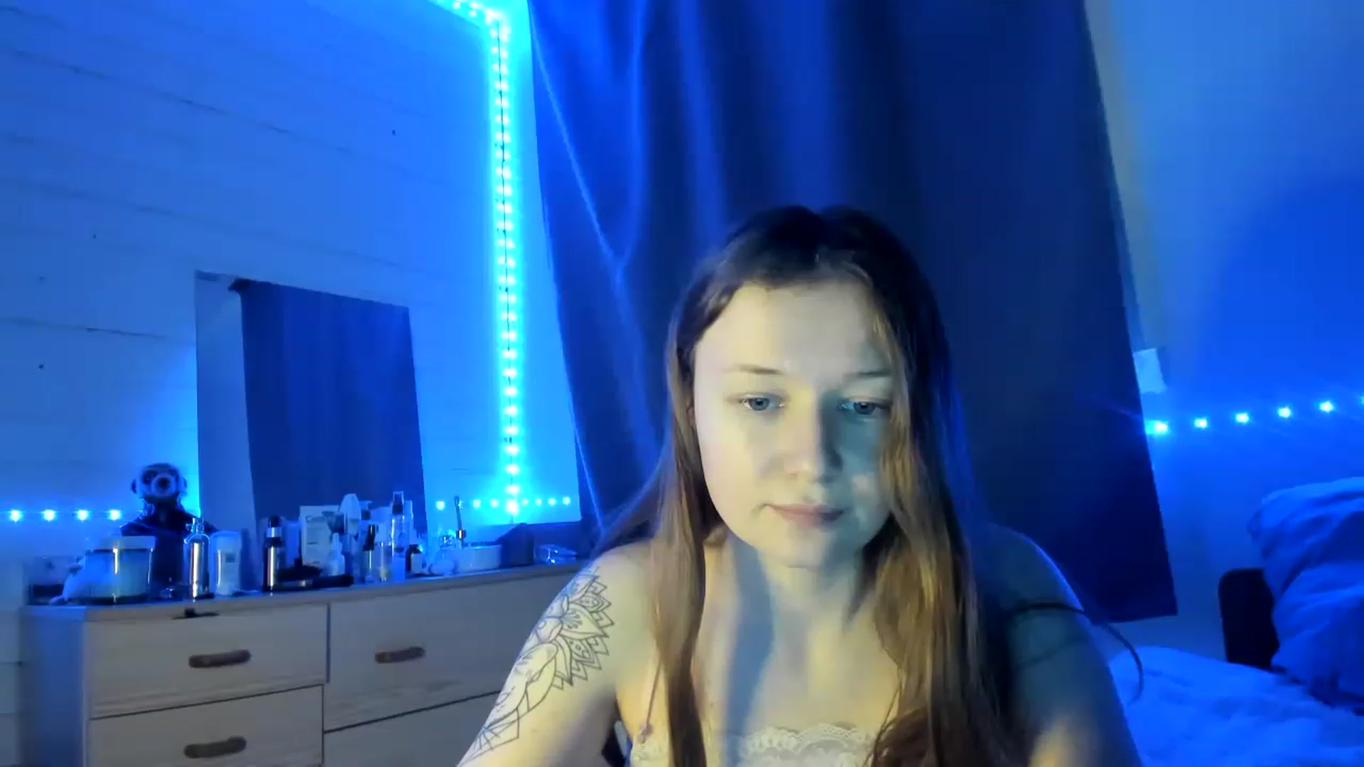Gallery image thumbnail from Lola_kek's myfreecams stream on, 02/28/2023, 13:46 image 14 of 20