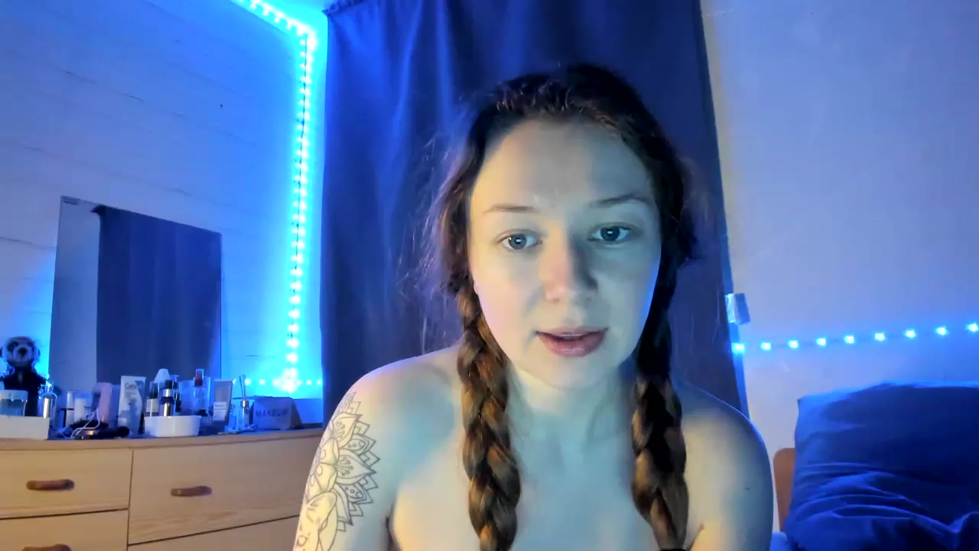 Gallery image thumbnail from Lola_kek's myfreecams stream on, 03/03/2023, 10:03 image 8 of 20