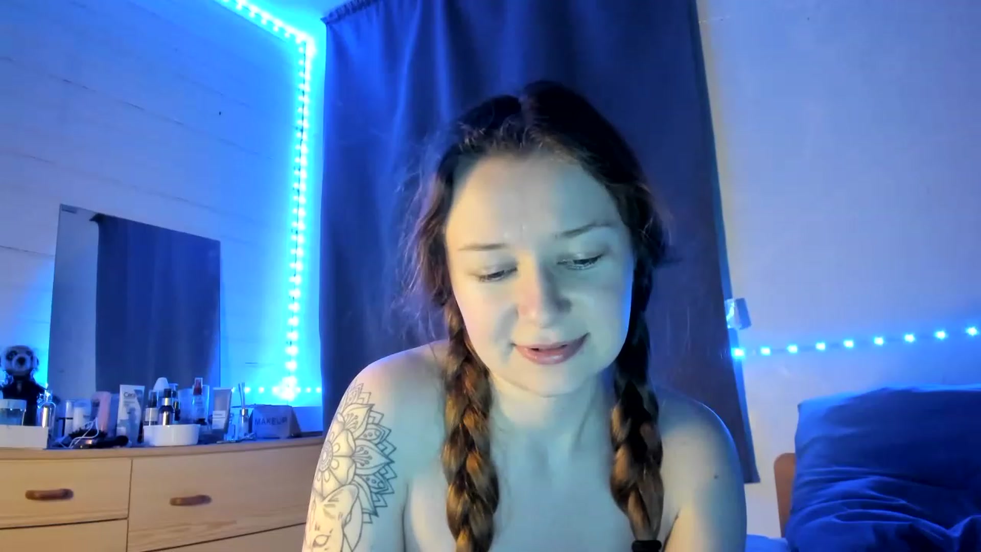 Gallery image thumbnail from Lola_kek's myfreecams stream on, 03/03/2023, 10:03 image 9 of 20