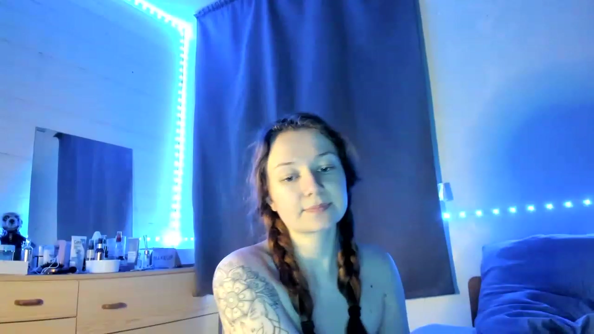 Gallery image thumbnail from Lola_kek's myfreecams stream on, 03/03/2023, 10:03 image 10 of 20