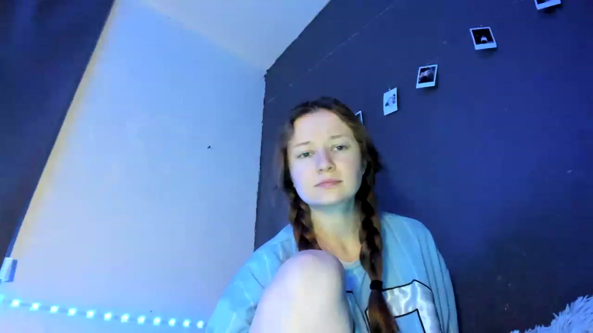 Gallery image thumbnail from Lola_kek's myfreecams stream on, 03/03/2023, 10:21 image 10 of 20