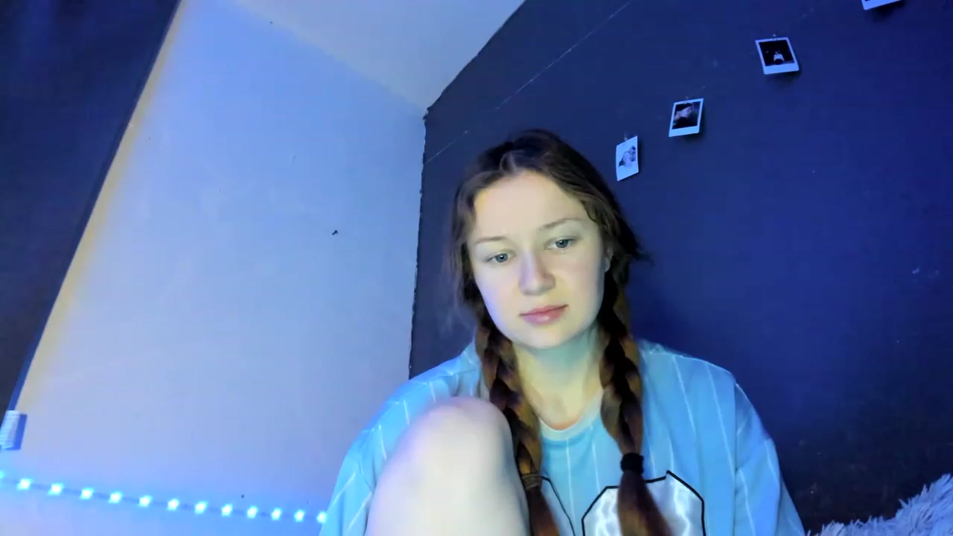 Gallery image thumbnail from Lola_kek's myfreecams stream on, 03/03/2023, 10:21 image 5 of 20