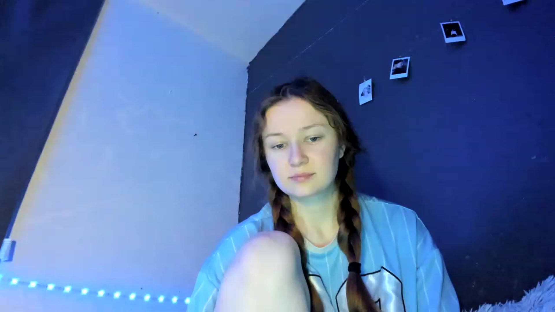 Gallery image thumbnail from Lola_kek's myfreecams stream on, 03/03/2023, 10:21 image 3 of 20