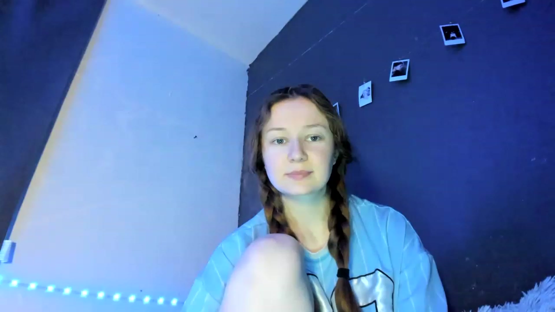 Gallery image thumbnail from Lola_kek's myfreecams stream on, 03/03/2023, 10:21 image 15 of 20