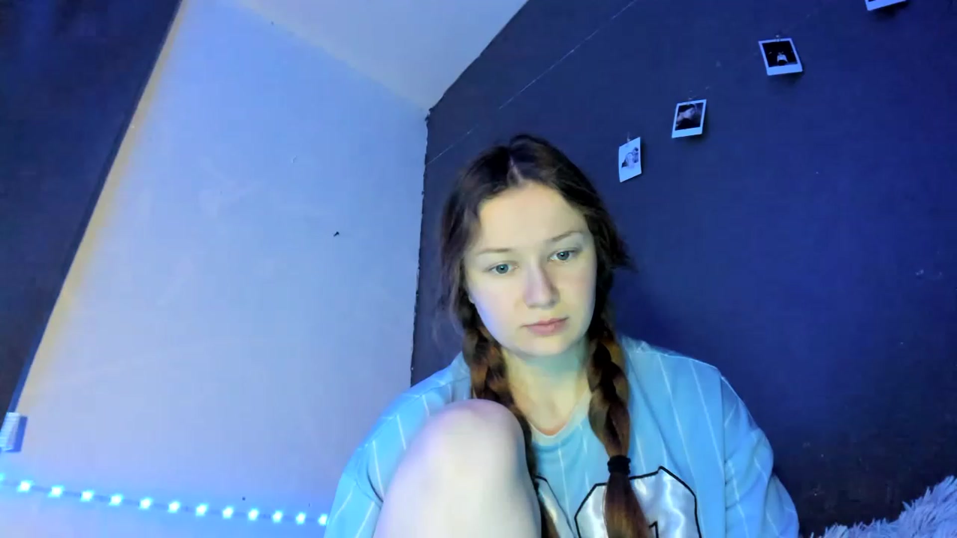 Gallery image thumbnail from Lola_kek's myfreecams stream on, 03/03/2023, 10:21 image 6 of 20