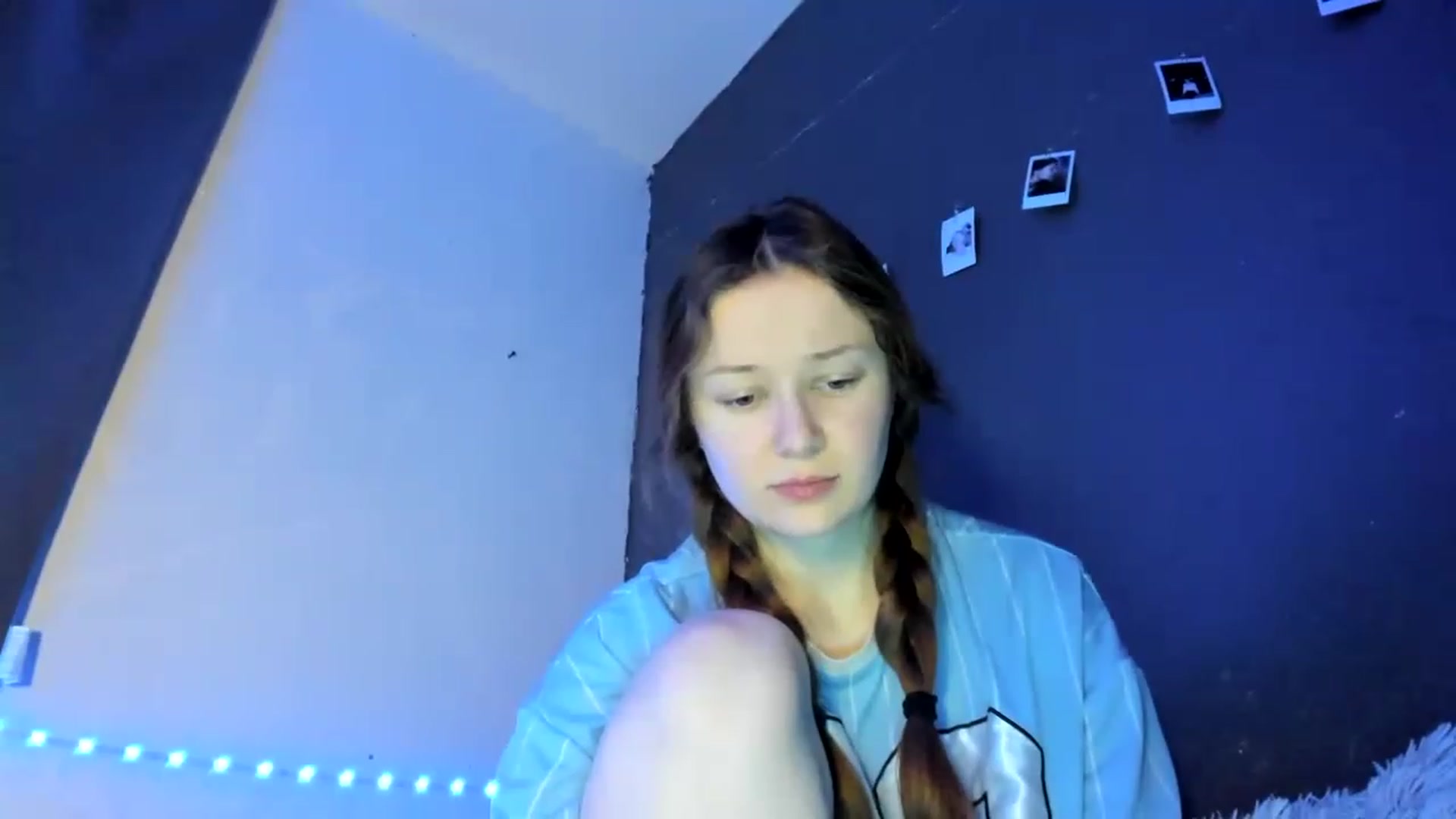 Gallery image thumbnail from Lola_kek's myfreecams stream on, 03/03/2023, 10:21 image 9 of 20