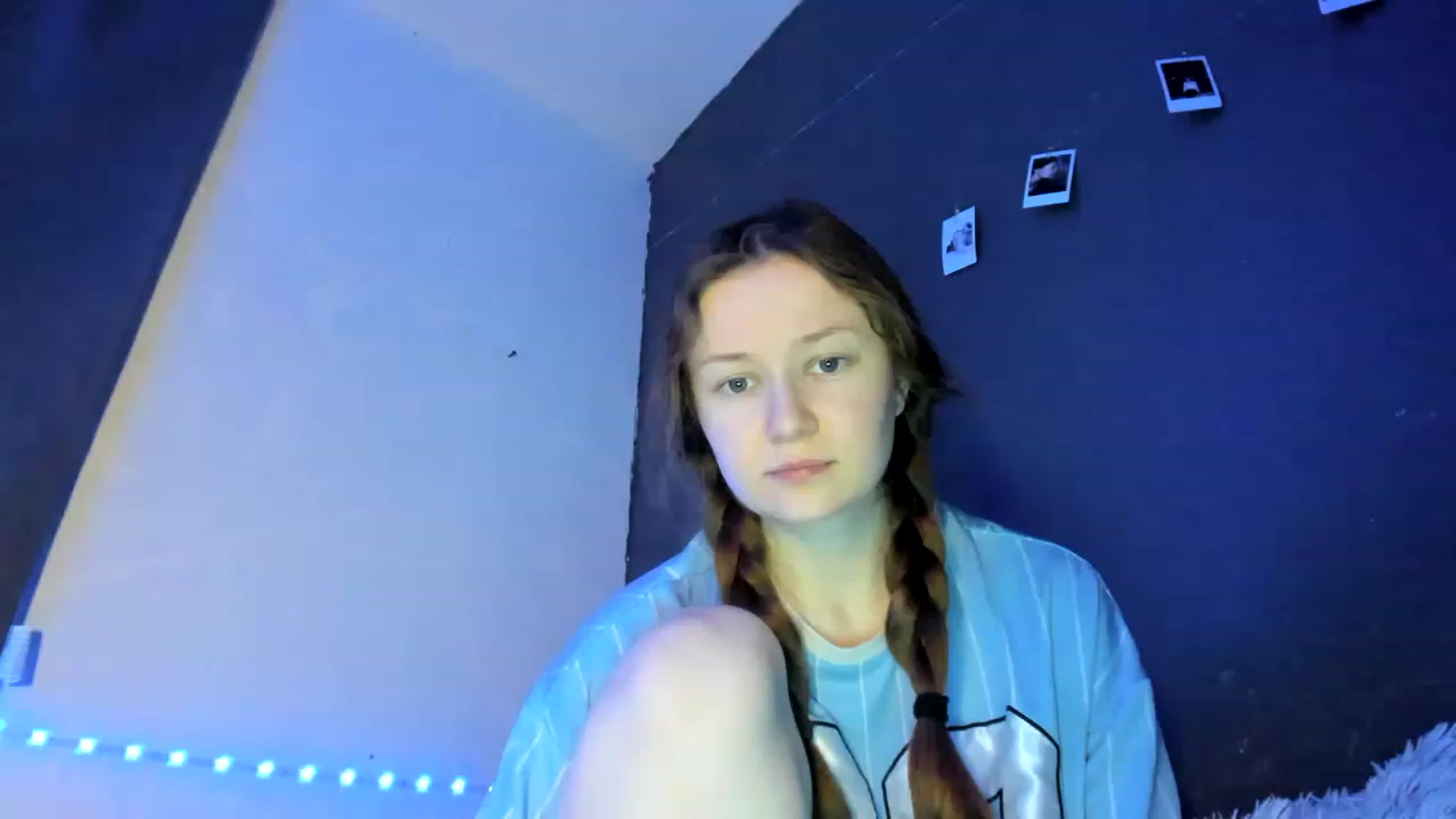 Gallery image thumbnail from Lola_kek's myfreecams stream on, 03/03/2023, 10:21 image 2 of 20