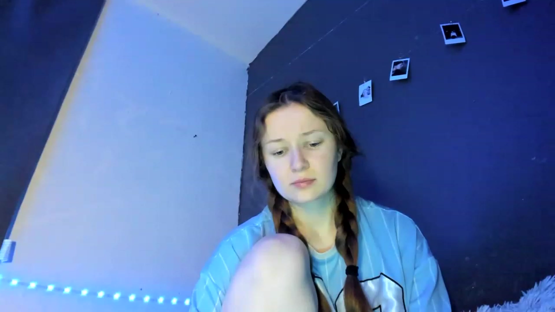 Gallery image thumbnail from Lola_kek's myfreecams stream on, 03/03/2023, 10:21 image 13 of 20