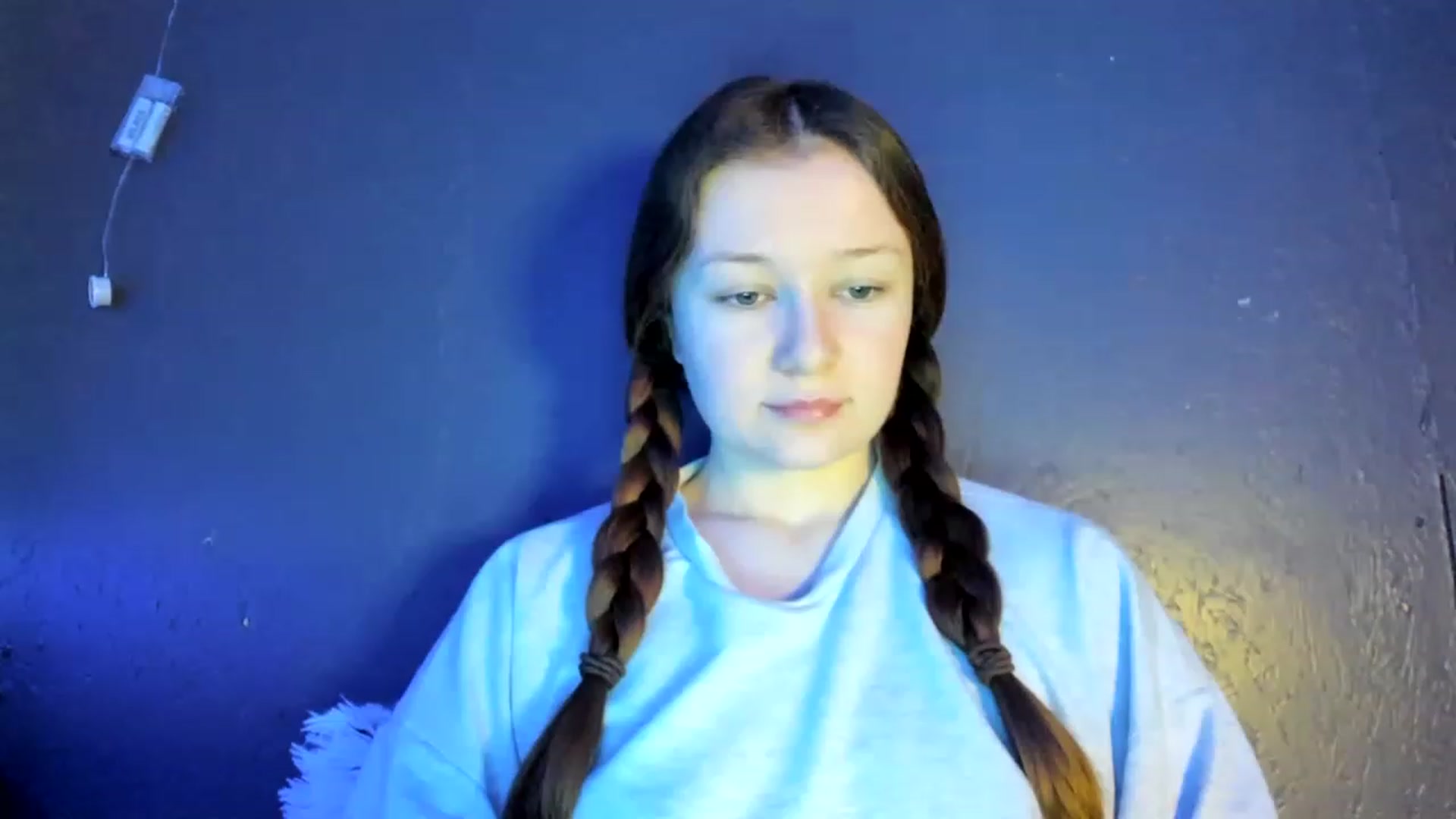 Gallery image thumbnail from Lola_kek's myfreecams stream on, 03/08/2023, 12:24 image 4 of 20