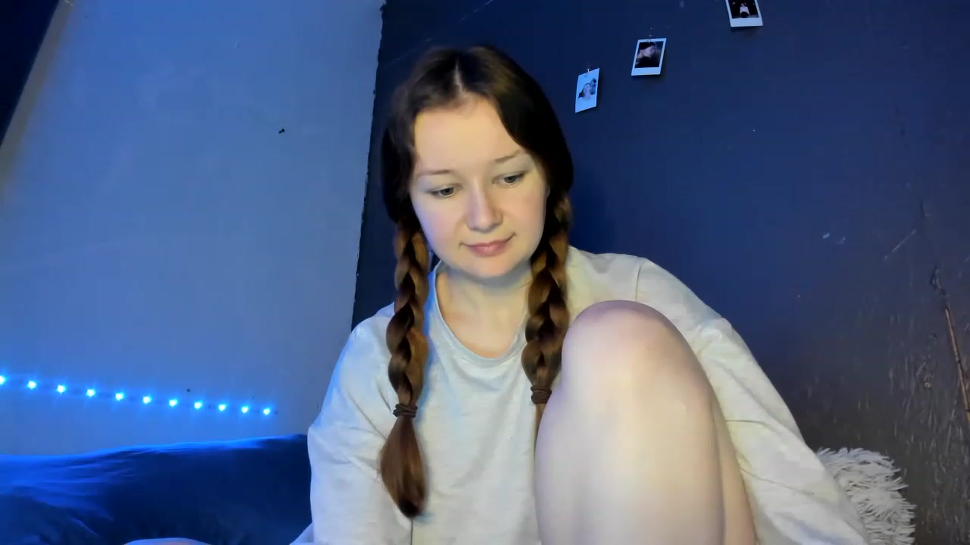 Gallery image thumbnail from Lola_kek's myfreecams stream on, 03/08/2023, 12:24 image 14 of 20