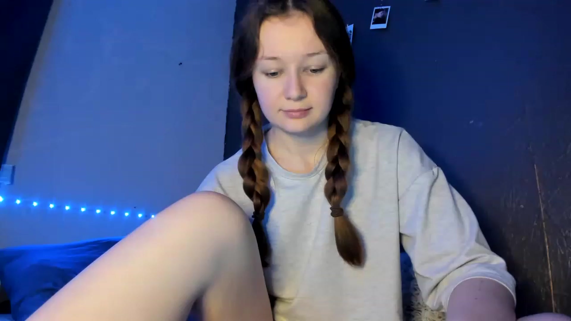 Gallery image thumbnail from Lola_kek's myfreecams stream on, 03/08/2023, 12:51 image 14 of 20