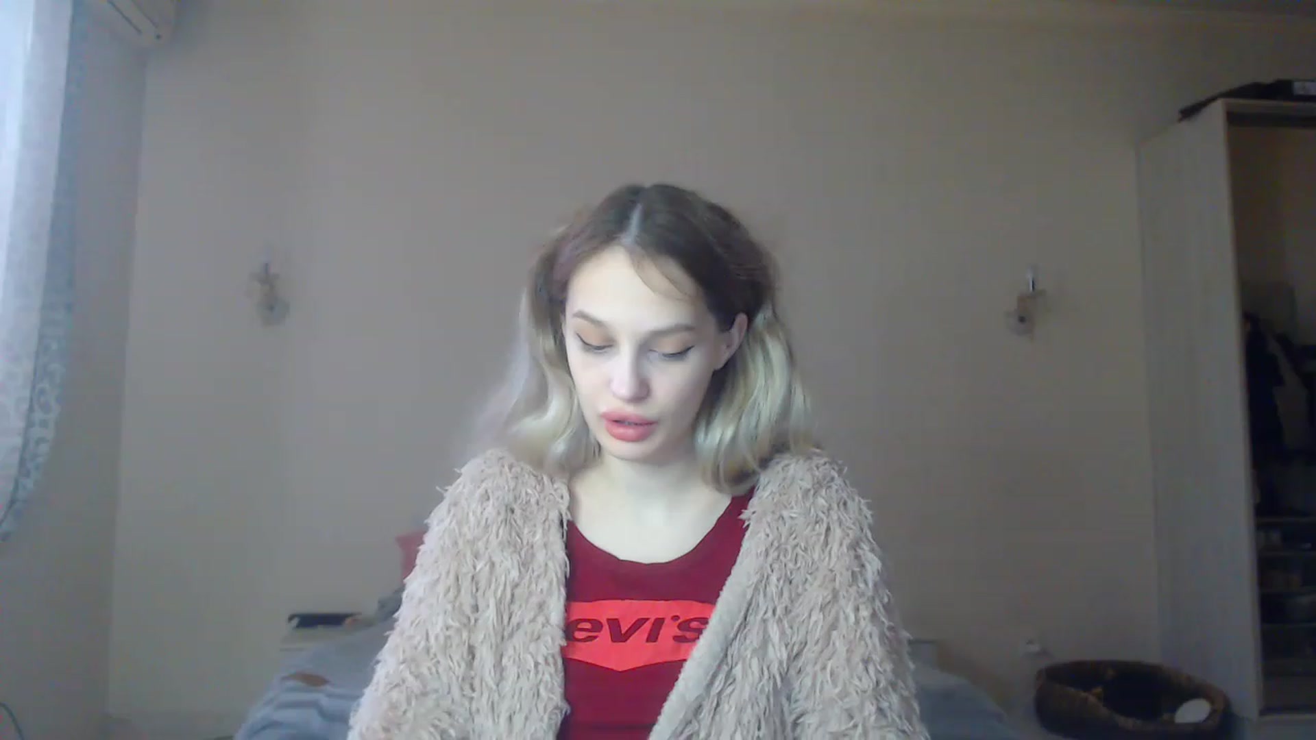 Gallery image thumbnail from Lola_vi's myfreecams stream on, 12/02/2022, 11:52 image 1 of 20