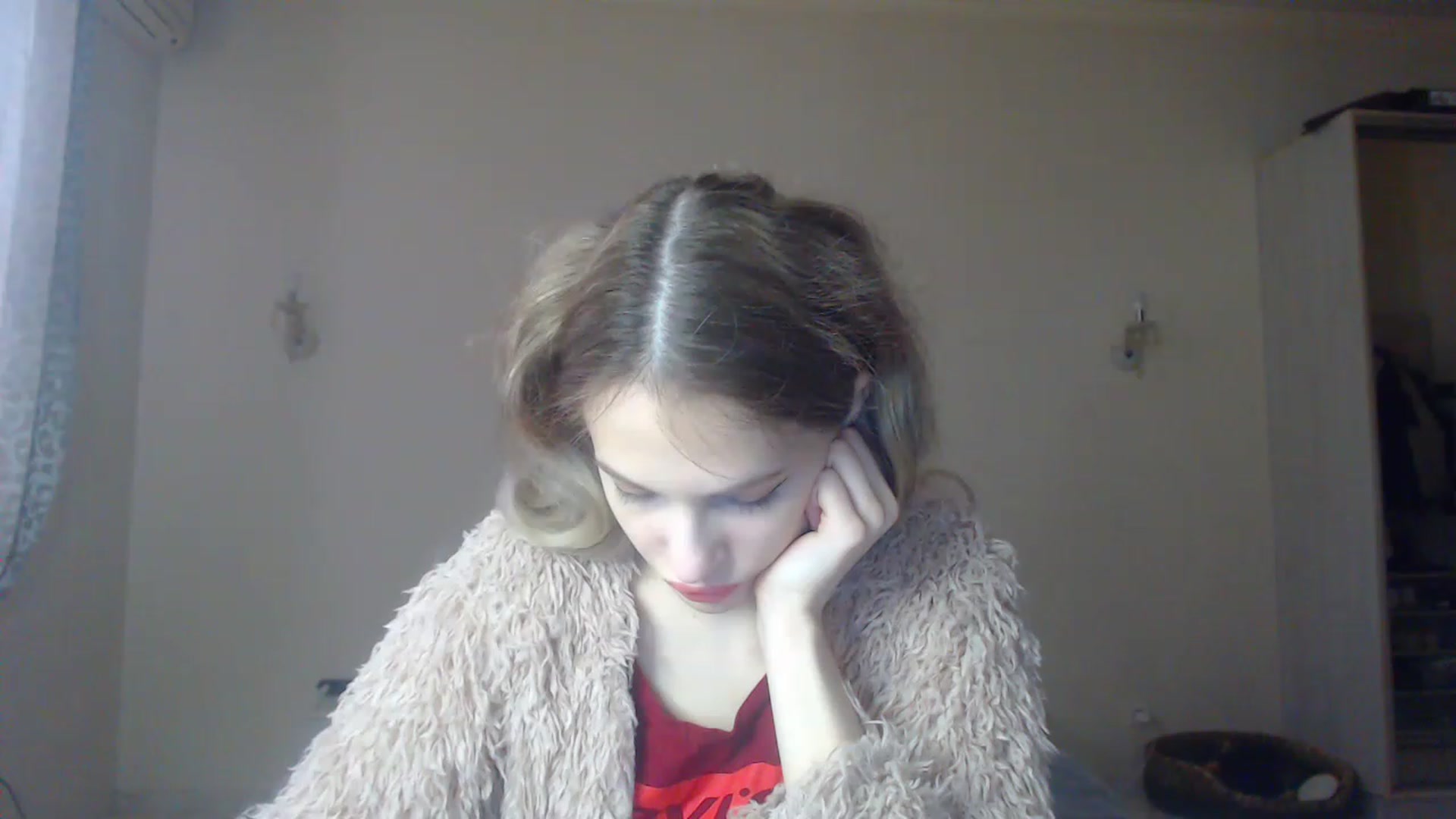 Gallery image thumbnail from Lola_vi's myfreecams stream on, 12/02/2022, 11:52 image 11 of 20