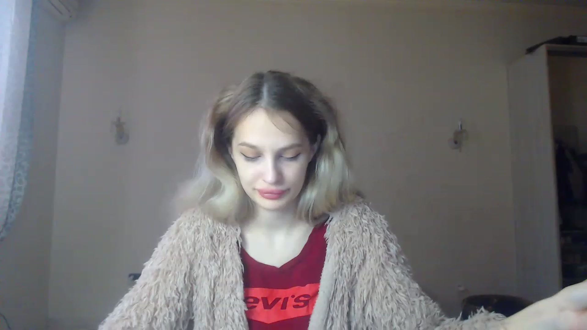 Gallery image thumbnail from Lola_vi's myfreecams stream on, 12/02/2022, 11:52 image 4 of 20