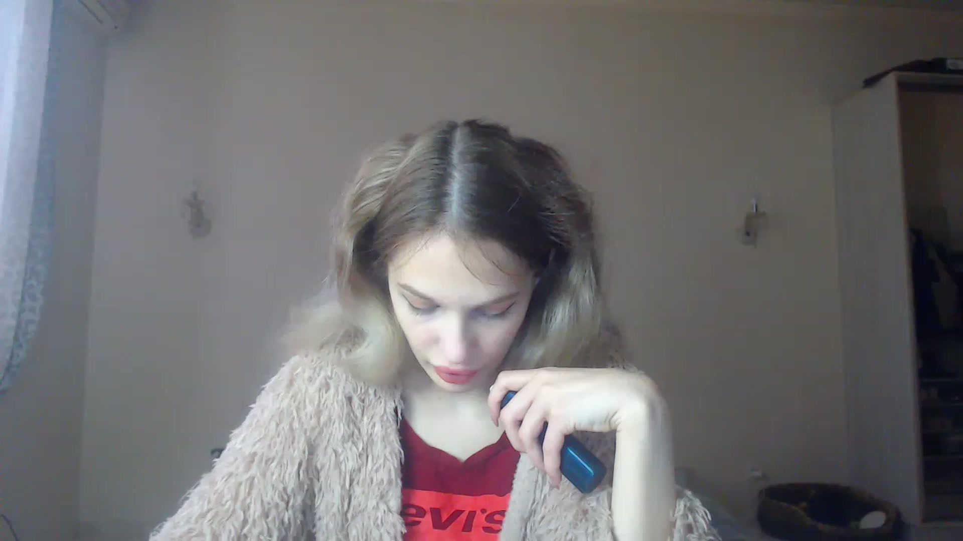 Gallery image thumbnail from Lola_vi's myfreecams stream on, 12/02/2022, 11:52 image 3 of 20