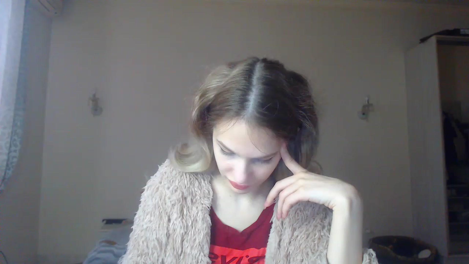 Gallery image thumbnail from Lola_vi's myfreecams stream on, 12/02/2022, 11:52 image 13 of 20
