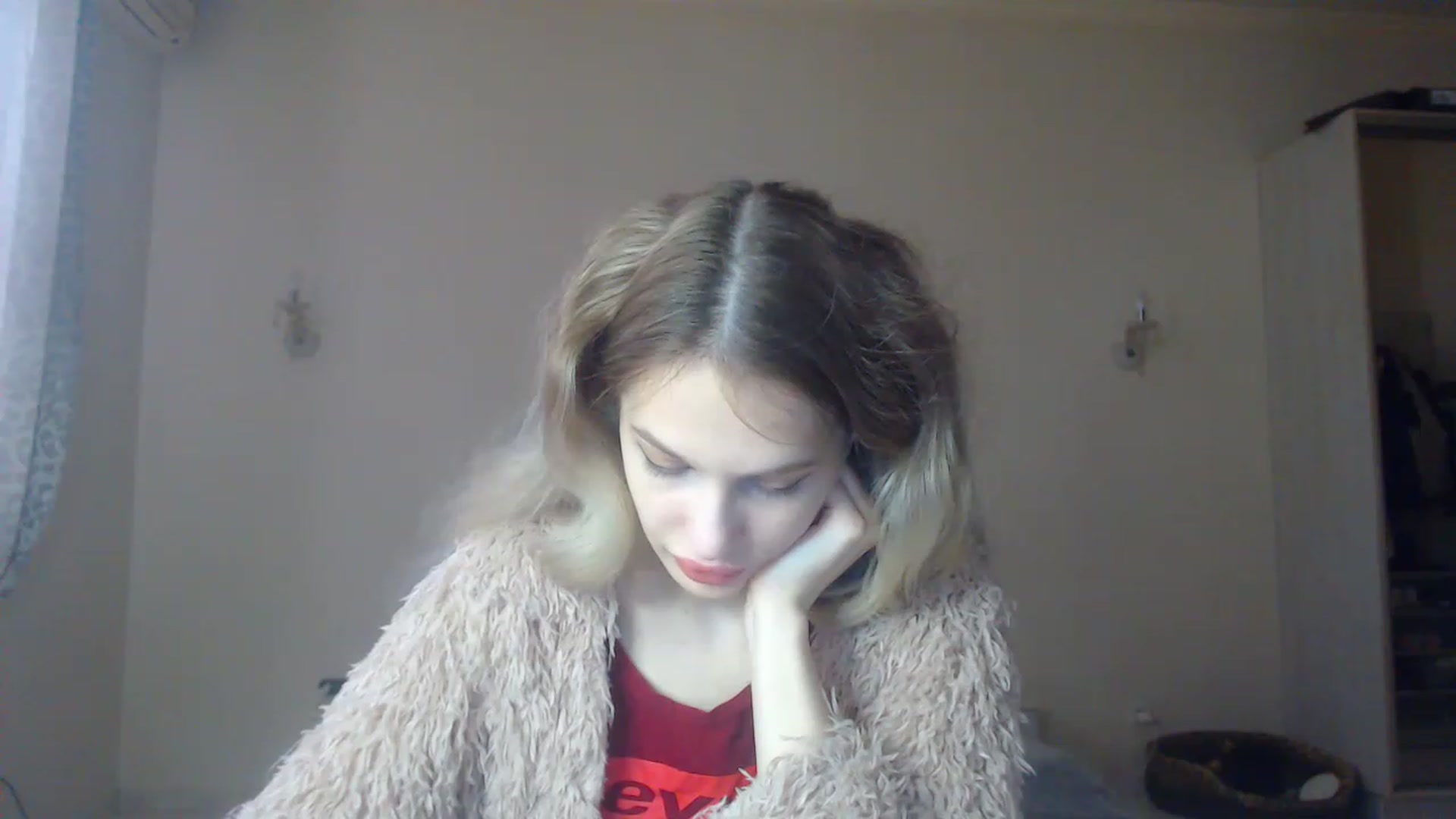 Gallery image thumbnail from Lola_vi's myfreecams stream on, 12/02/2022, 11:52 image 5 of 20