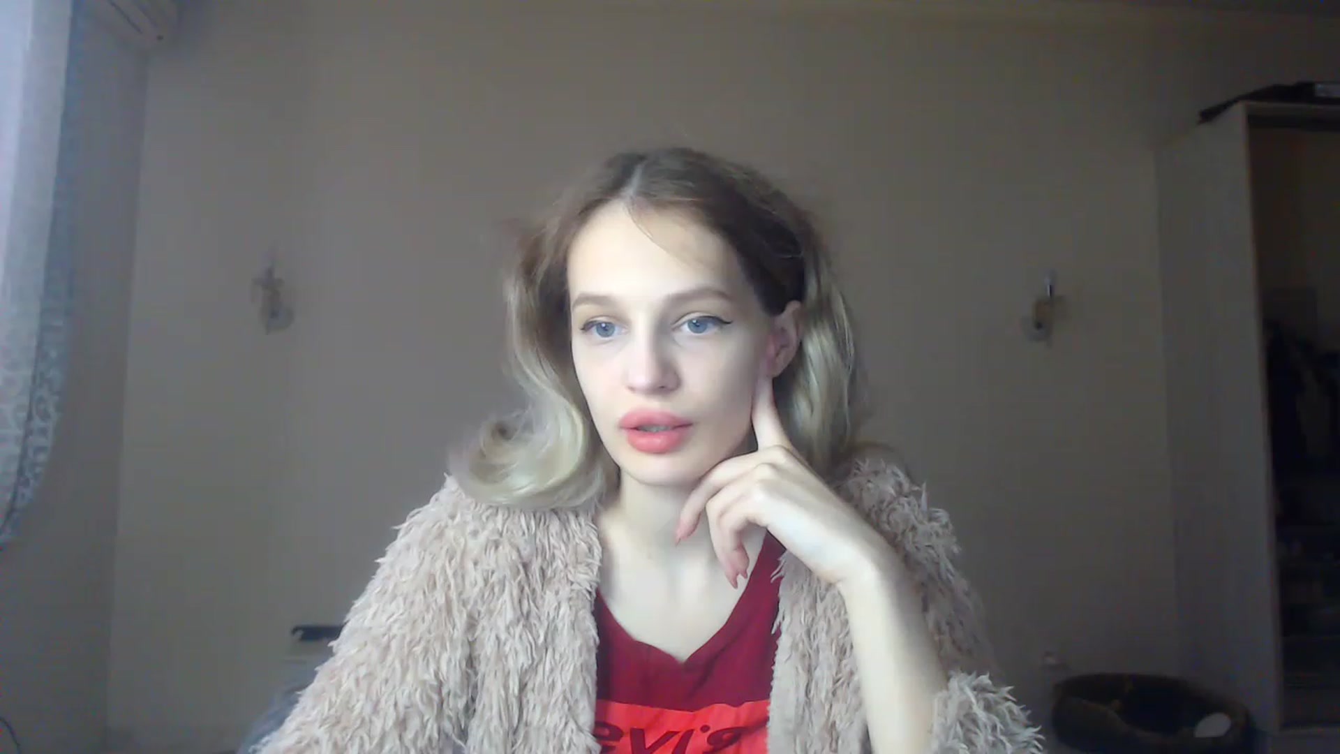 Gallery image thumbnail from Lola_vi's myfreecams stream on, 12/02/2022, 11:52 image 14 of 20