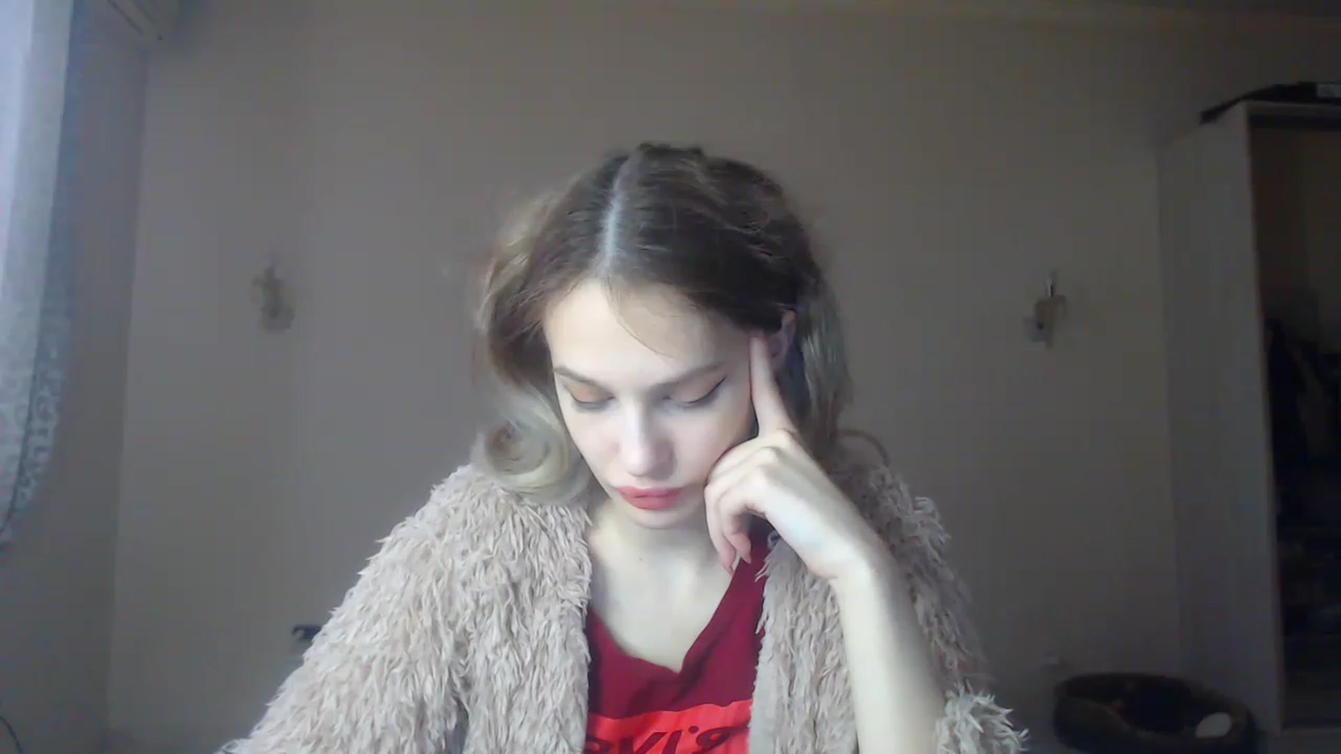 Gallery image thumbnail from Lola_vi's myfreecams stream on, 12/02/2022, 11:52 image 10 of 20
