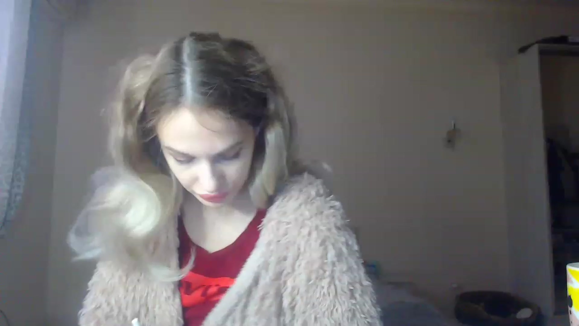 Gallery image thumbnail from Lola_vi's myfreecams stream on, 12/02/2022, 11:52 image 16 of 20