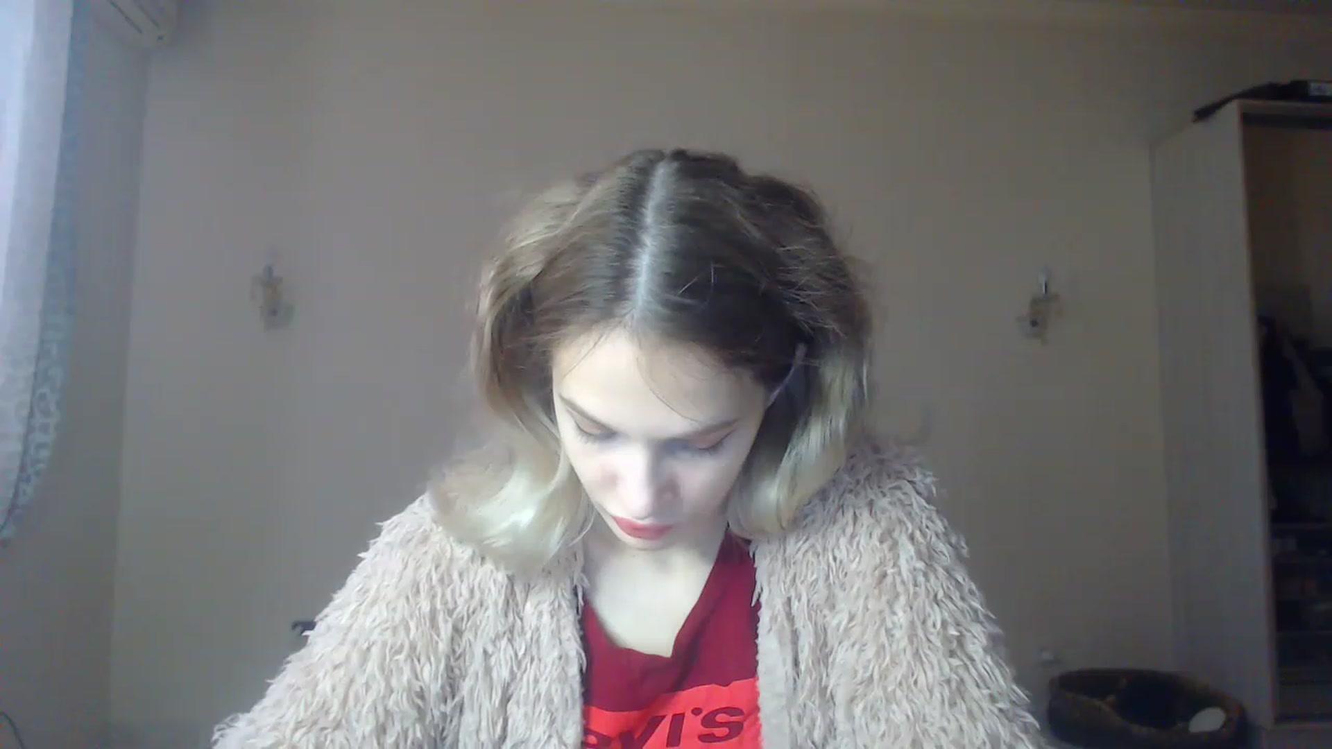 Gallery image thumbnail from Lola_vi's myfreecams stream on, 12/02/2022, 11:52 image 7 of 20
